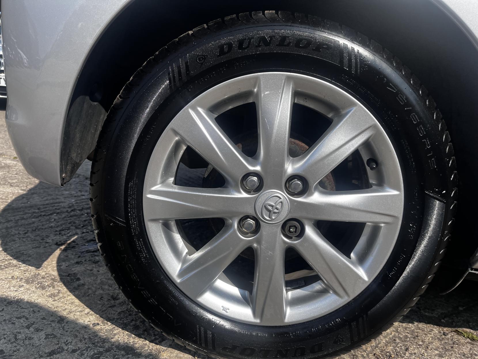 Toyota Yaris 1.33 Dual VVT-i TR Hatchback 5dr Petrol Manual Euro 5 (101 ps)