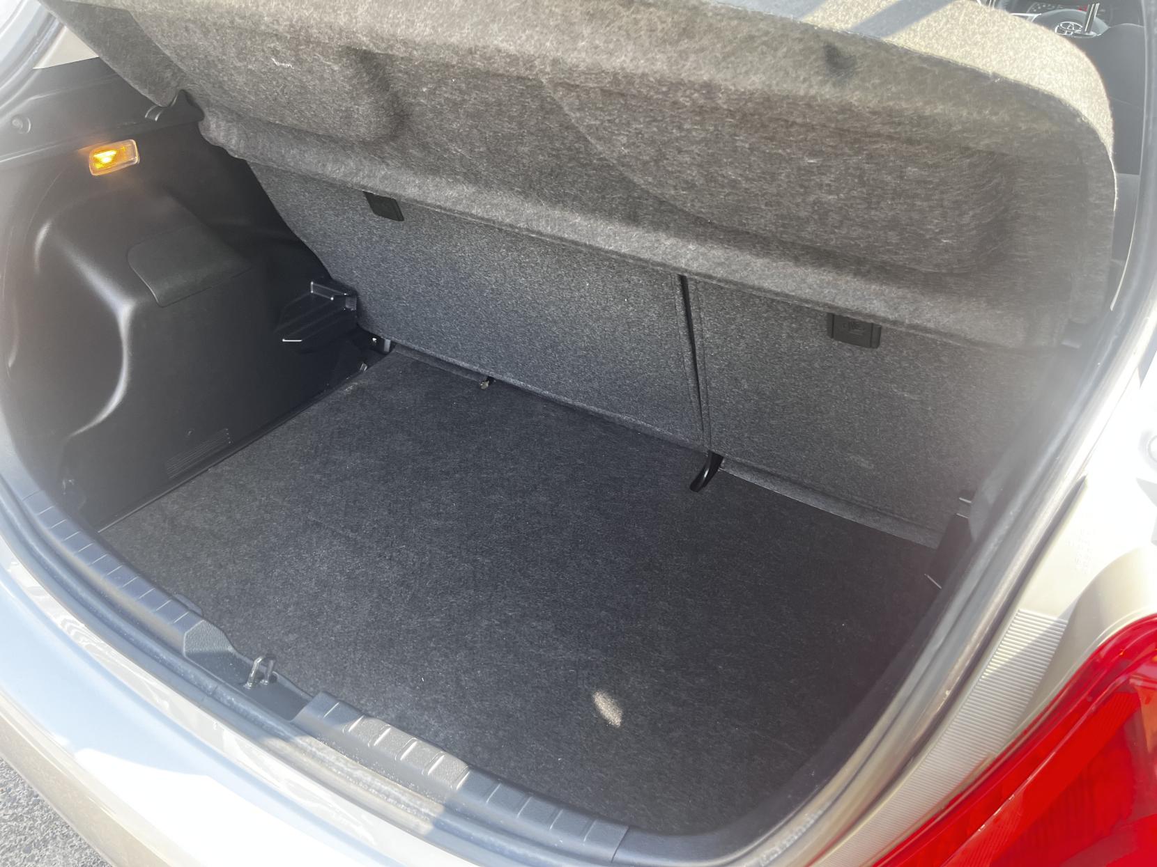 Toyota Yaris 1.33 Dual VVT-i TR Hatchback 5dr Petrol Manual Euro 5 (101 ps)