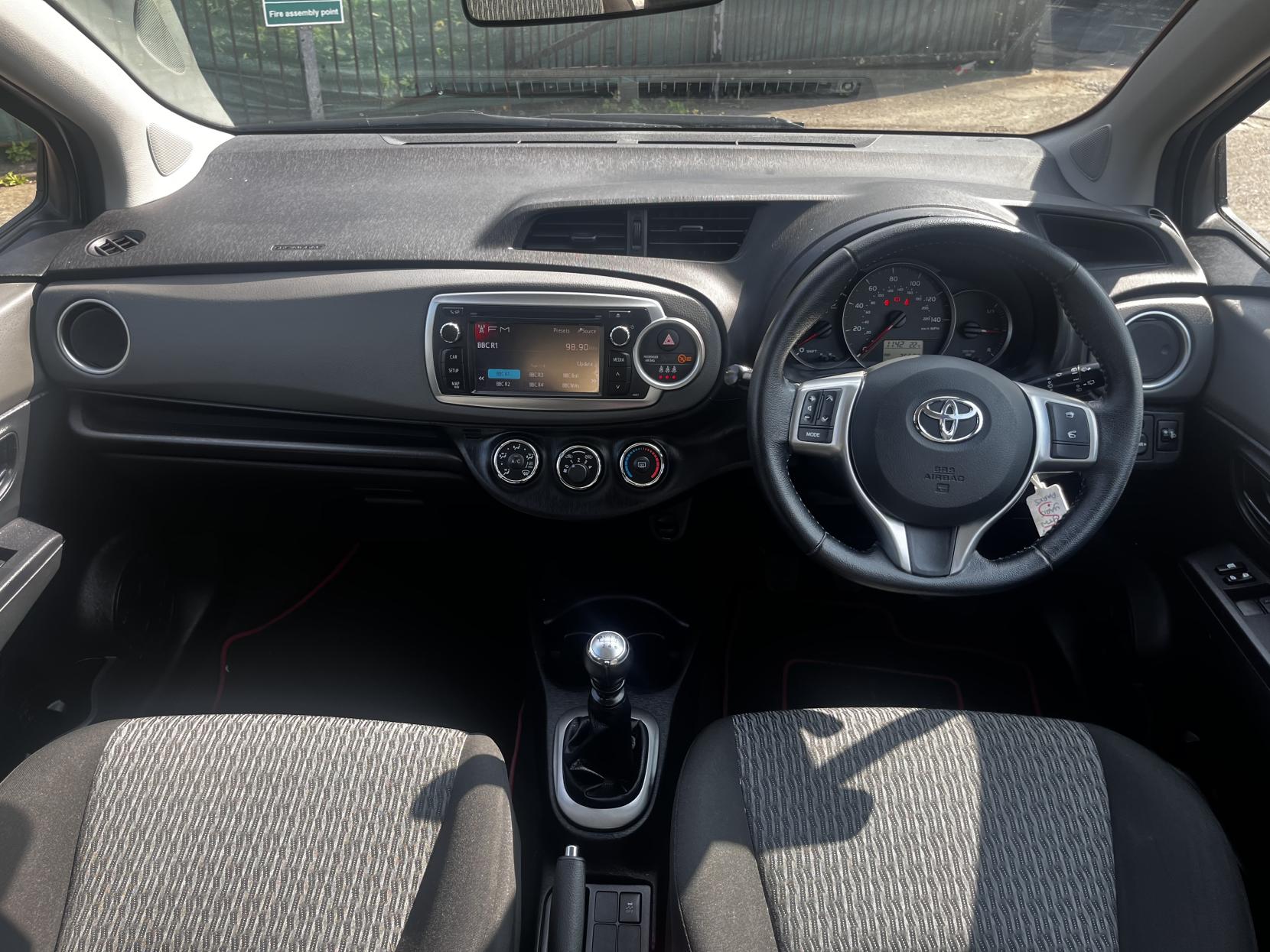 Toyota Yaris 1.33 Dual VVT-i TR Hatchback 5dr Petrol Manual Euro 5 (101 ps)