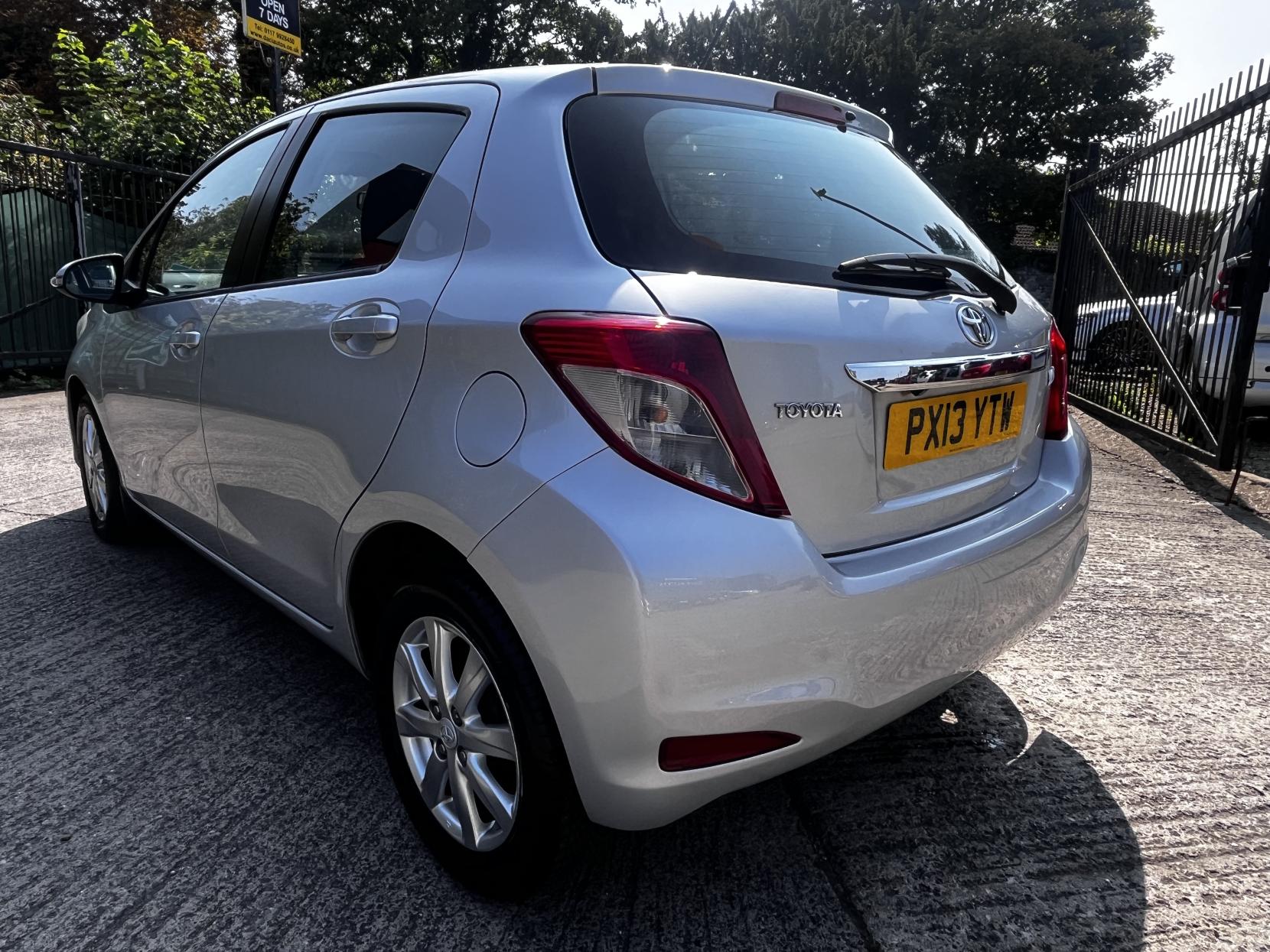 Toyota Yaris 1.33 Dual VVT-i TR Hatchback 5dr Petrol Manual Euro 5 (101 ps)