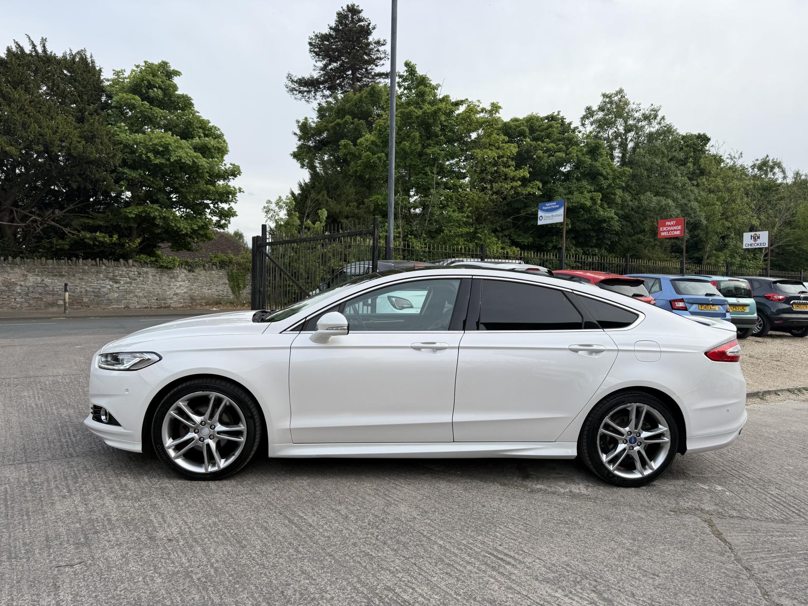 Ford Mondeo 2.0T EcoBoost Titanium Hatchback 5dr Petrol Auto Euro 6 (s/s) (240 ps)