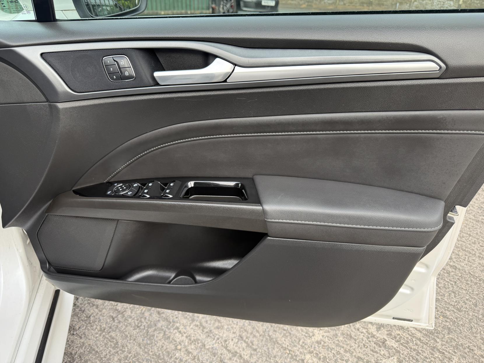 Ford Mondeo 2.0T EcoBoost Titanium Hatchback 5dr Petrol Auto Euro 6 (s/s) (240 ps)