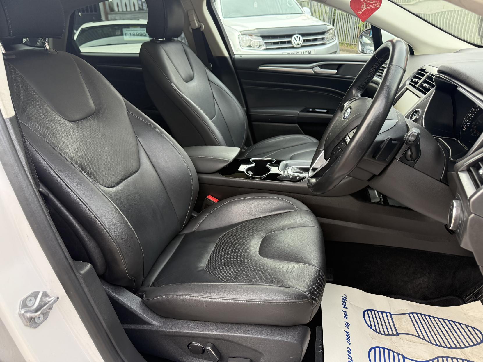 Ford Mondeo 2.0T EcoBoost Titanium Hatchback 5dr Petrol Auto Euro 6 (s/s) (240 ps)