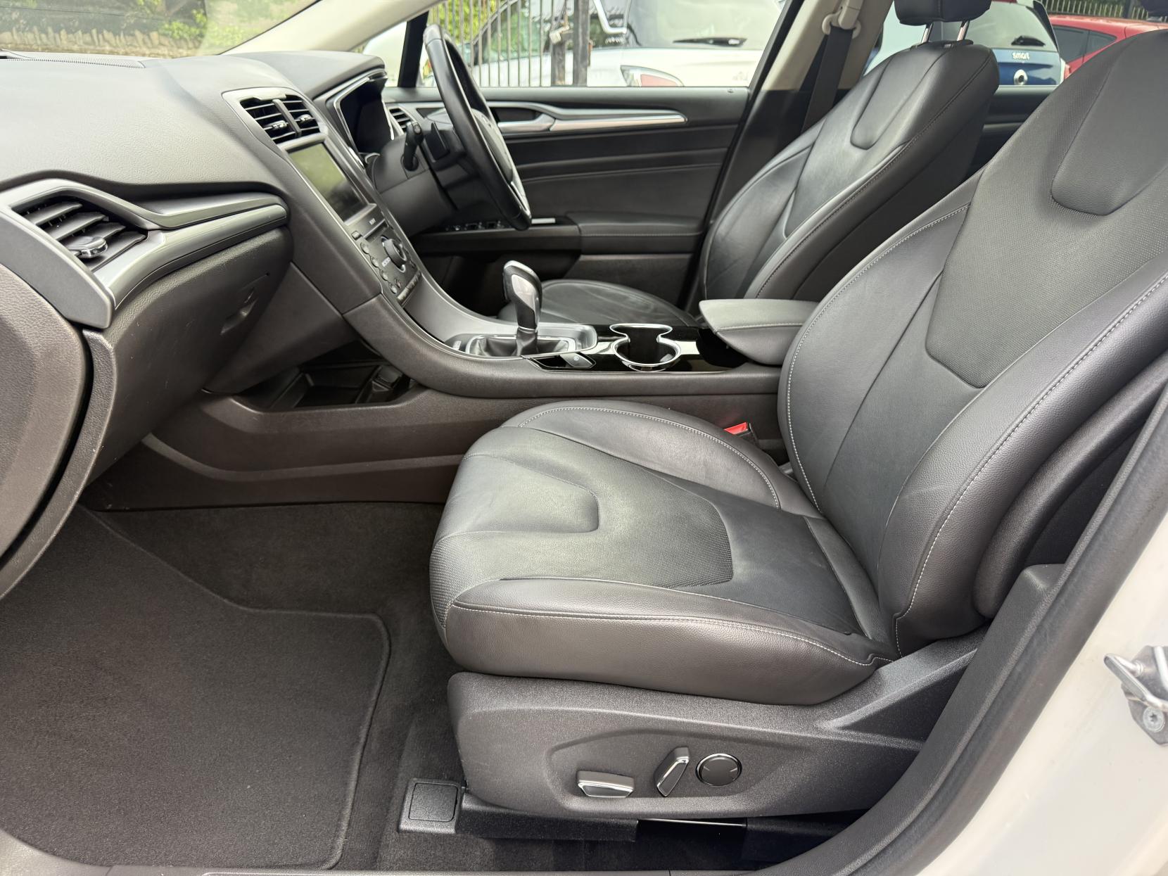 Ford Mondeo 2.0T EcoBoost Titanium Hatchback 5dr Petrol Auto Euro 6 (s/s) (240 ps)