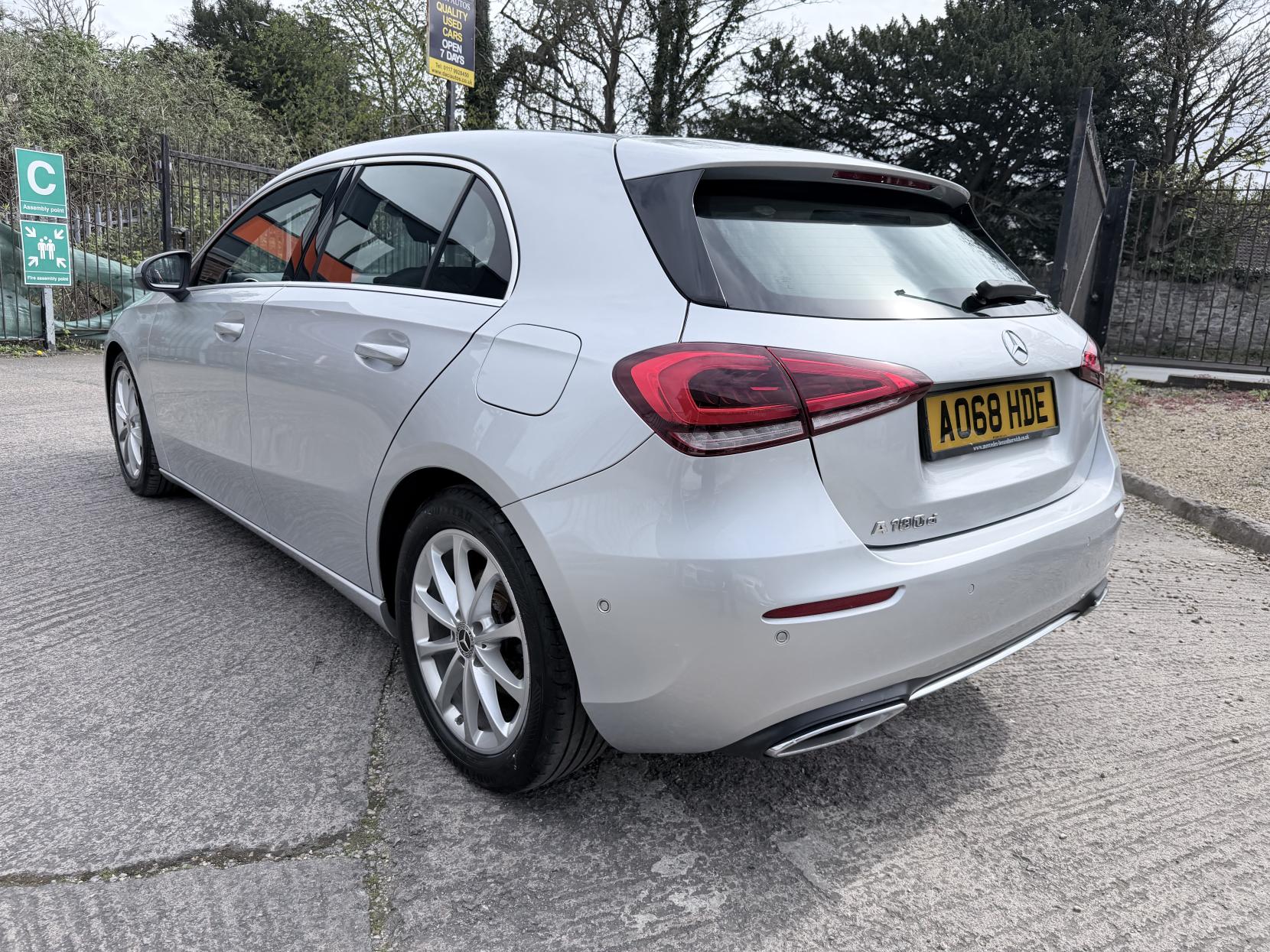 Mercedes-Benz A Class 1.5 A180d Sport (Executive) Hatchback 5dr Diesel 7G-DCT Euro 6 (s/s) (116 ps)