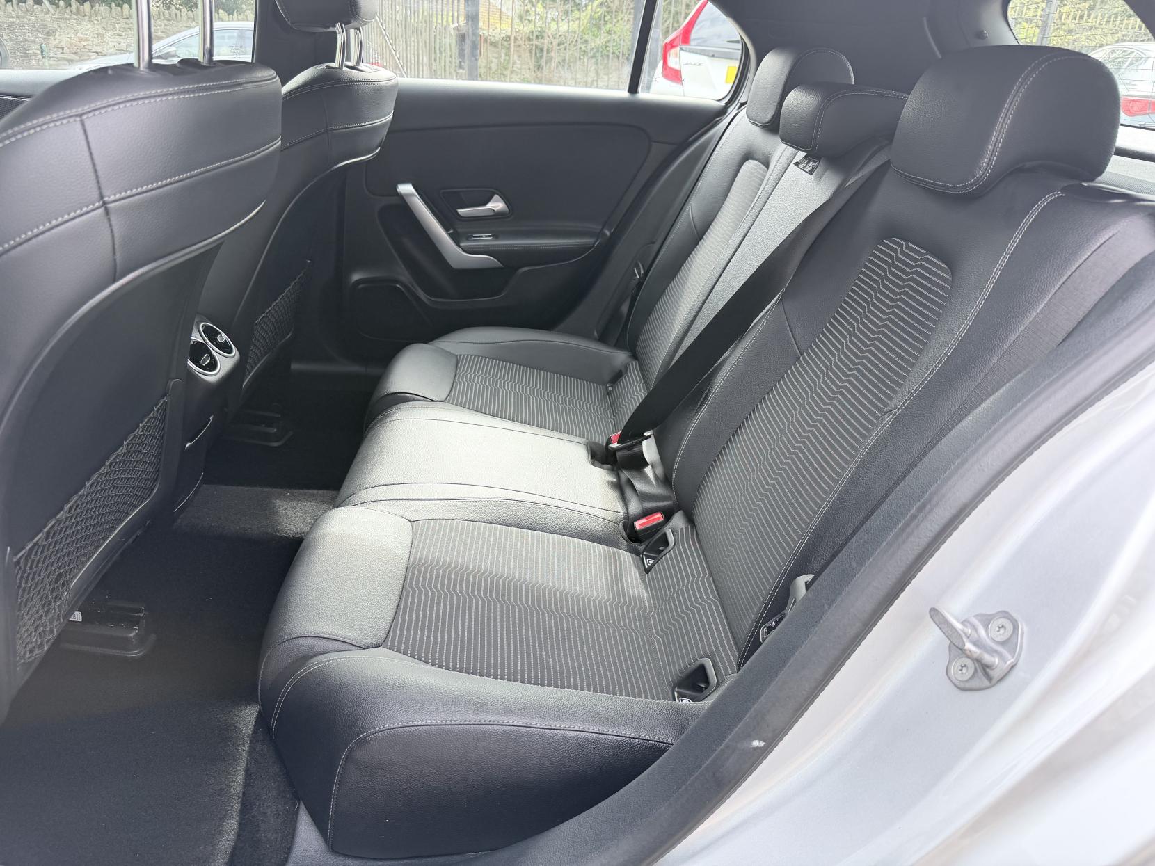 Mercedes-Benz A Class 1.5 A180d Sport (Executive) Hatchback 5dr Diesel 7G-DCT Euro 6 (s/s) (116 ps)