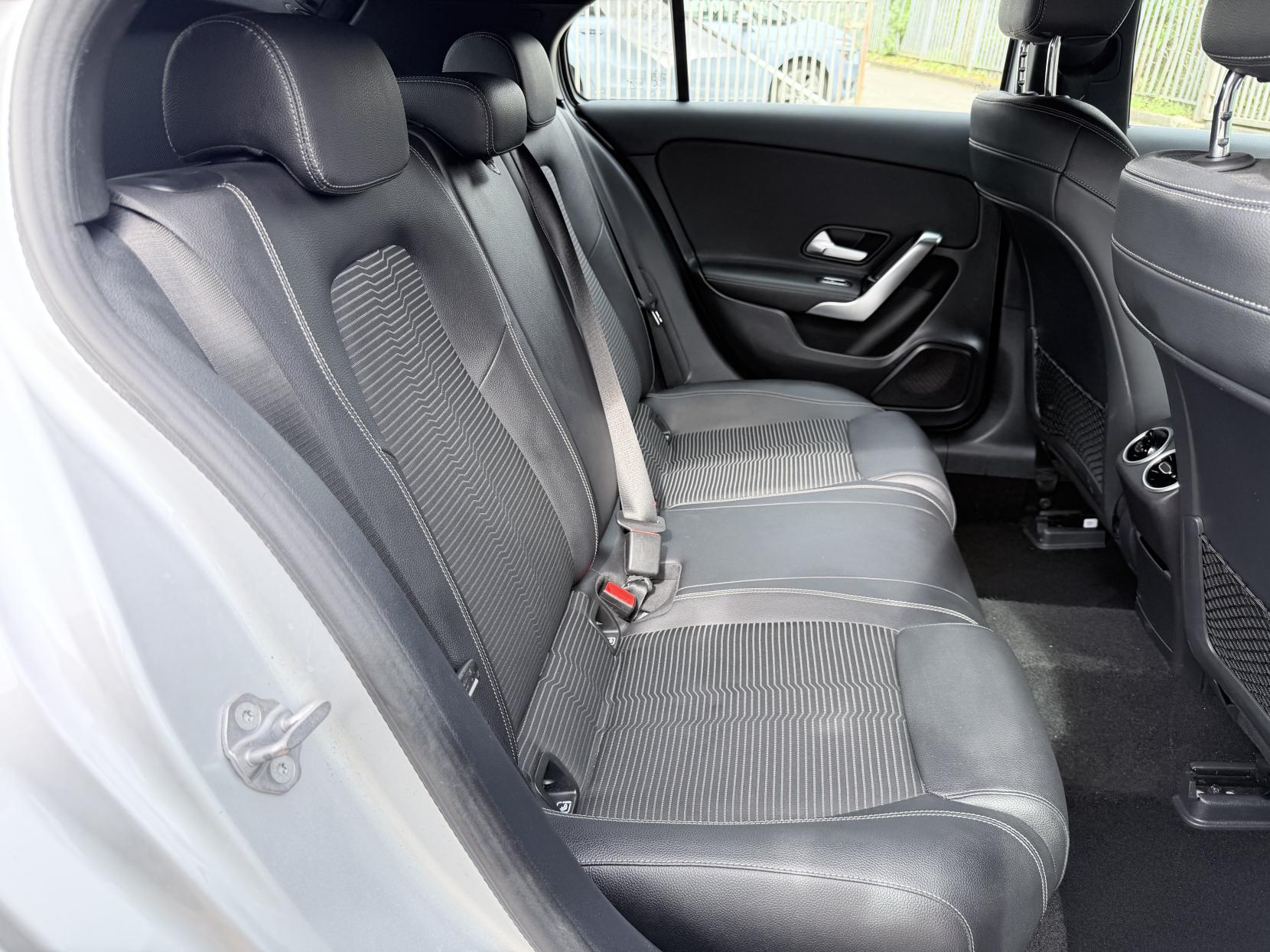 Mercedes-Benz A Class 1.5 A180d Sport (Executive) Hatchback 5dr Diesel 7G-DCT Euro 6 (s/s) (116 ps)