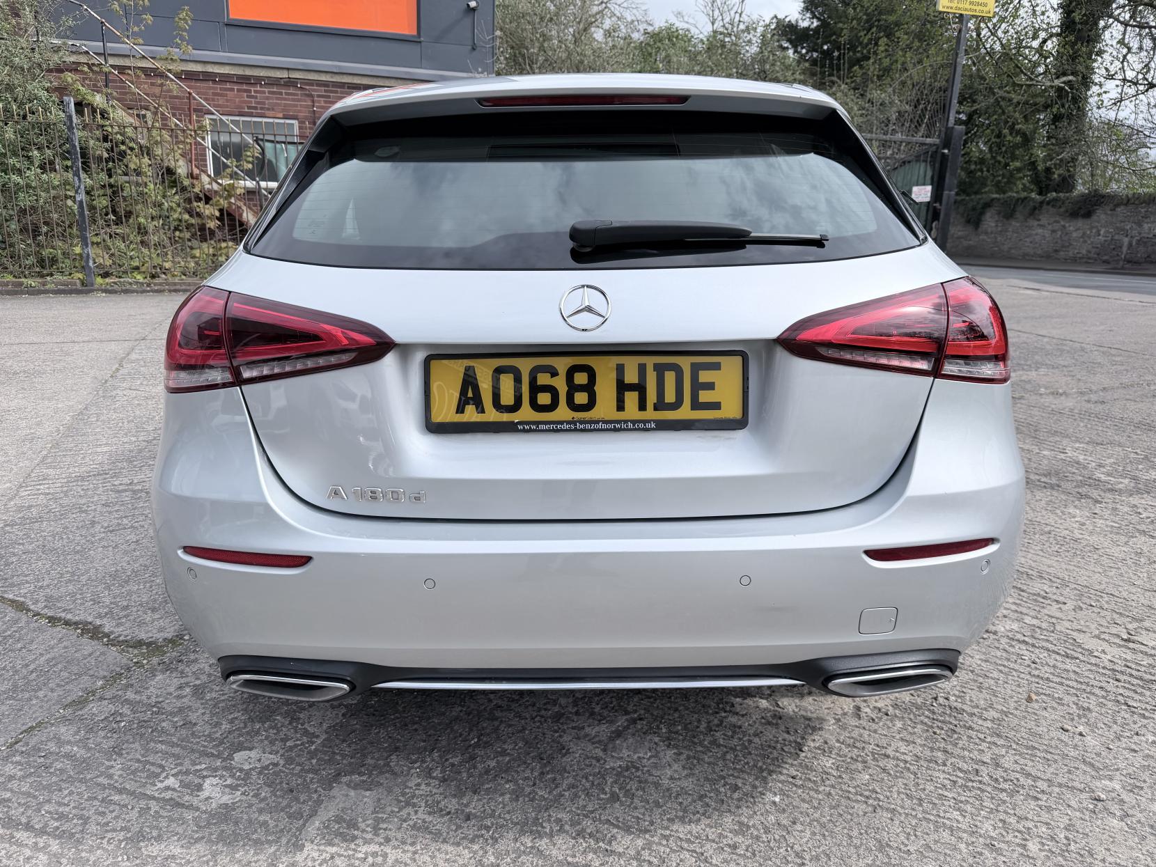 Mercedes-Benz A Class 1.5 A180d Sport (Executive) Hatchback 5dr Diesel 7G-DCT Euro 6 (s/s) (116 ps)