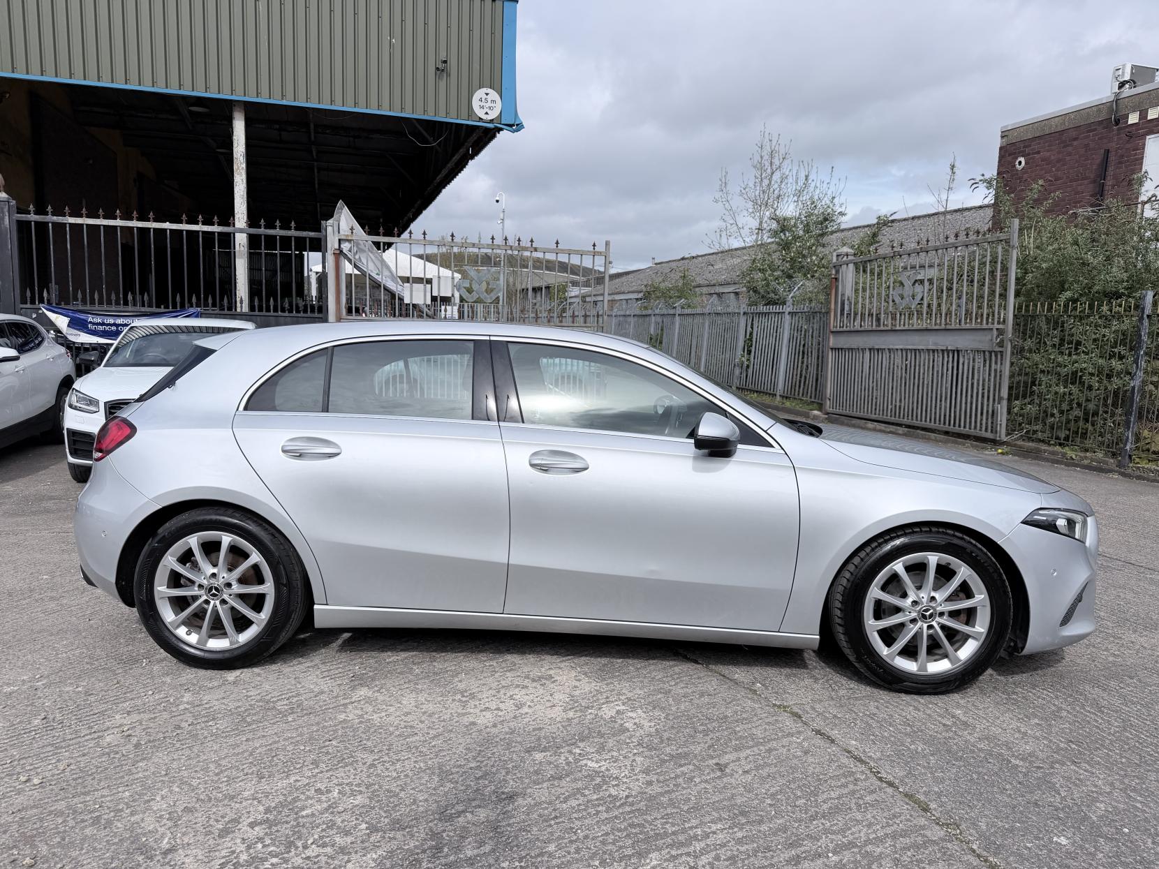 Mercedes-Benz A Class 1.5 A180d Sport (Executive) Hatchback 5dr Diesel 7G-DCT Euro 6 (s/s) (116 ps)