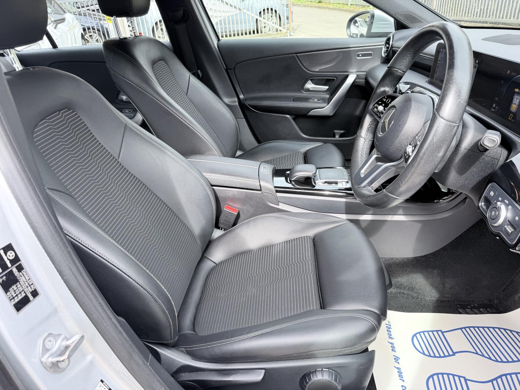 Mercedes-Benz A Class 1.5 A180d Sport (Executive) Hatchback 5dr Diesel 7G-DCT Euro 6 (s/s) (116 ps)