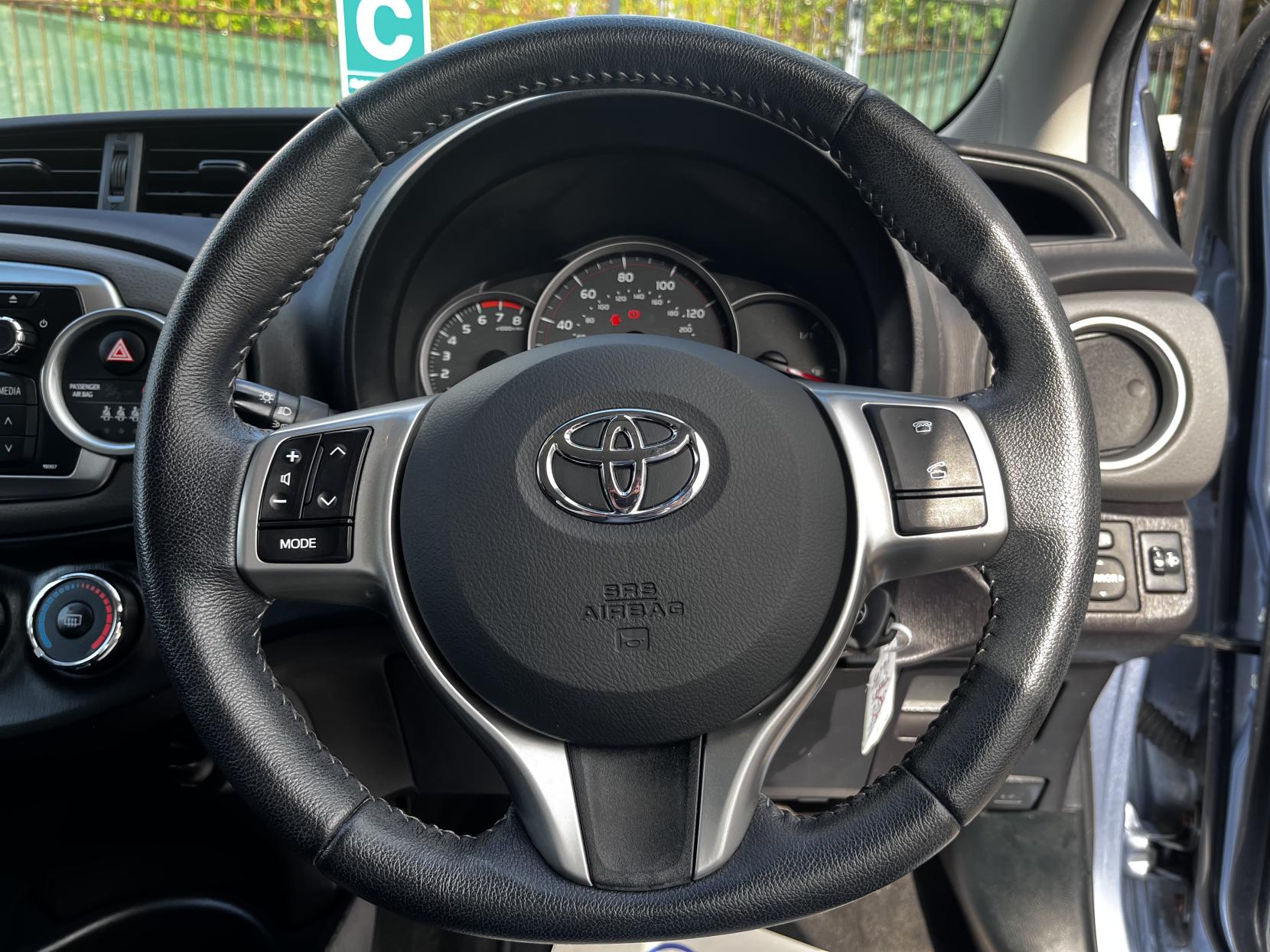 Toyota Yaris 1.33 Dual VVT-i TR Hatchback 5dr Petrol Manual Euro 5 (101 ps)
