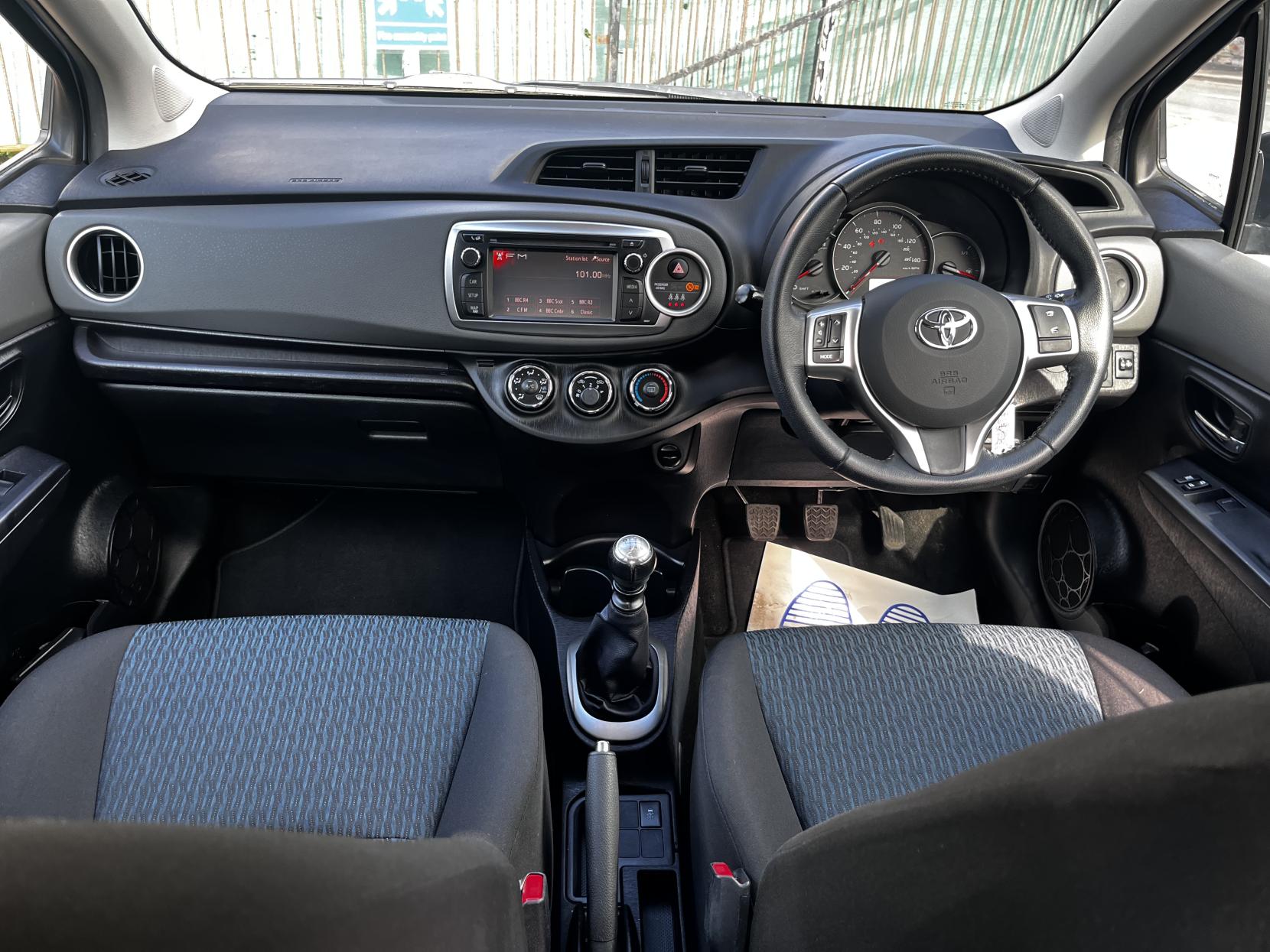 Toyota Yaris 1.33 Dual VVT-i TR Hatchback 5dr Petrol Manual Euro 5 (101 ps)