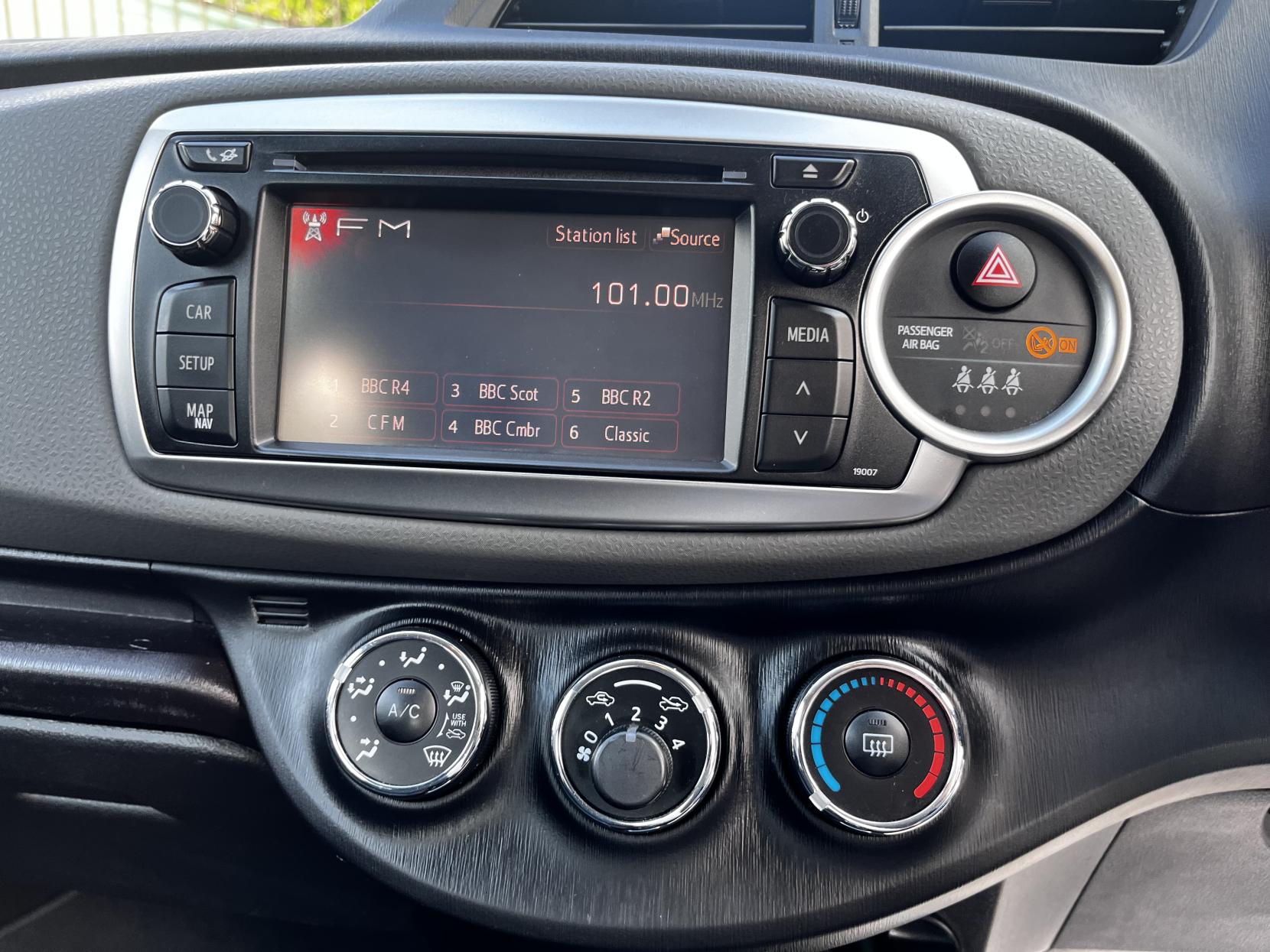 Toyota Yaris 1.33 Dual VVT-i TR Hatchback 5dr Petrol Manual Euro 5 (101 ps)