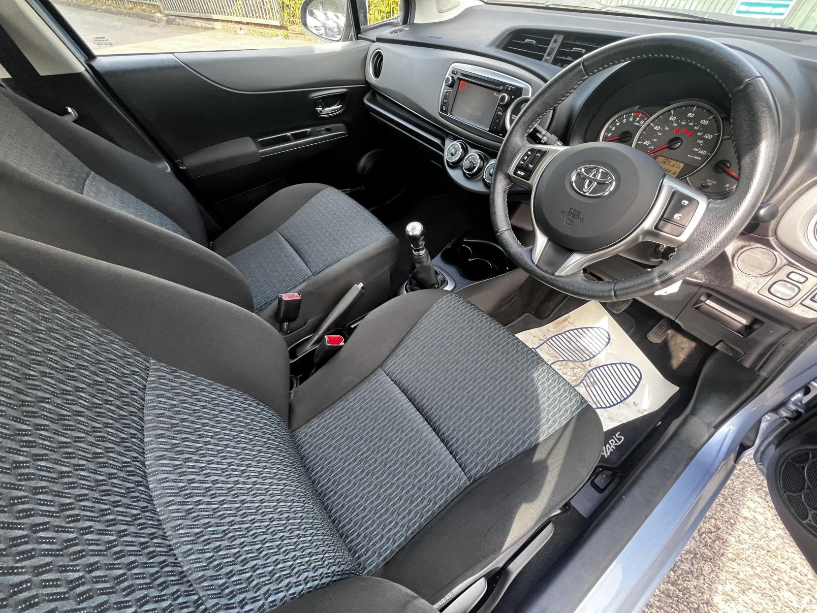 Toyota Yaris 1.33 Dual VVT-i TR Hatchback 5dr Petrol Manual Euro 5 (101 ps)
