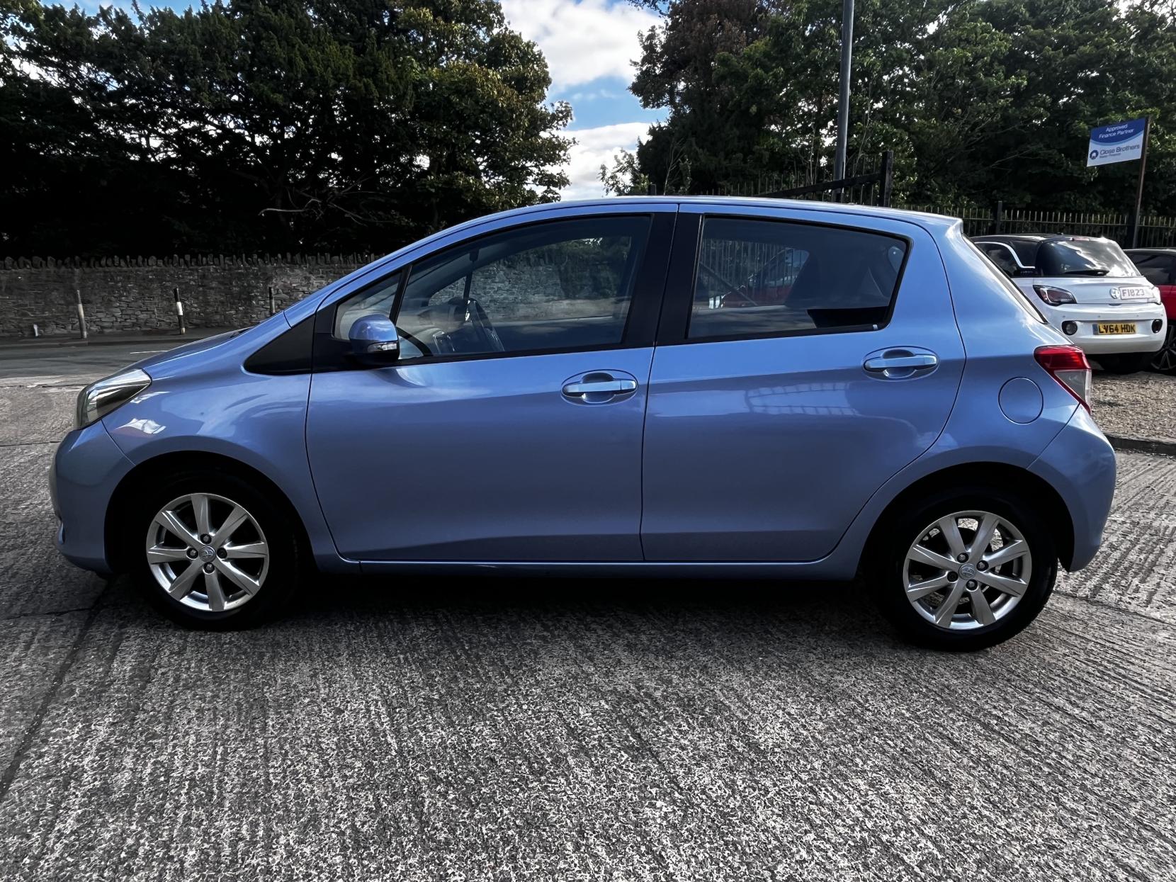 Toyota Yaris 1.33 Dual VVT-i TR Hatchback 5dr Petrol Manual Euro 5 (101 ps)