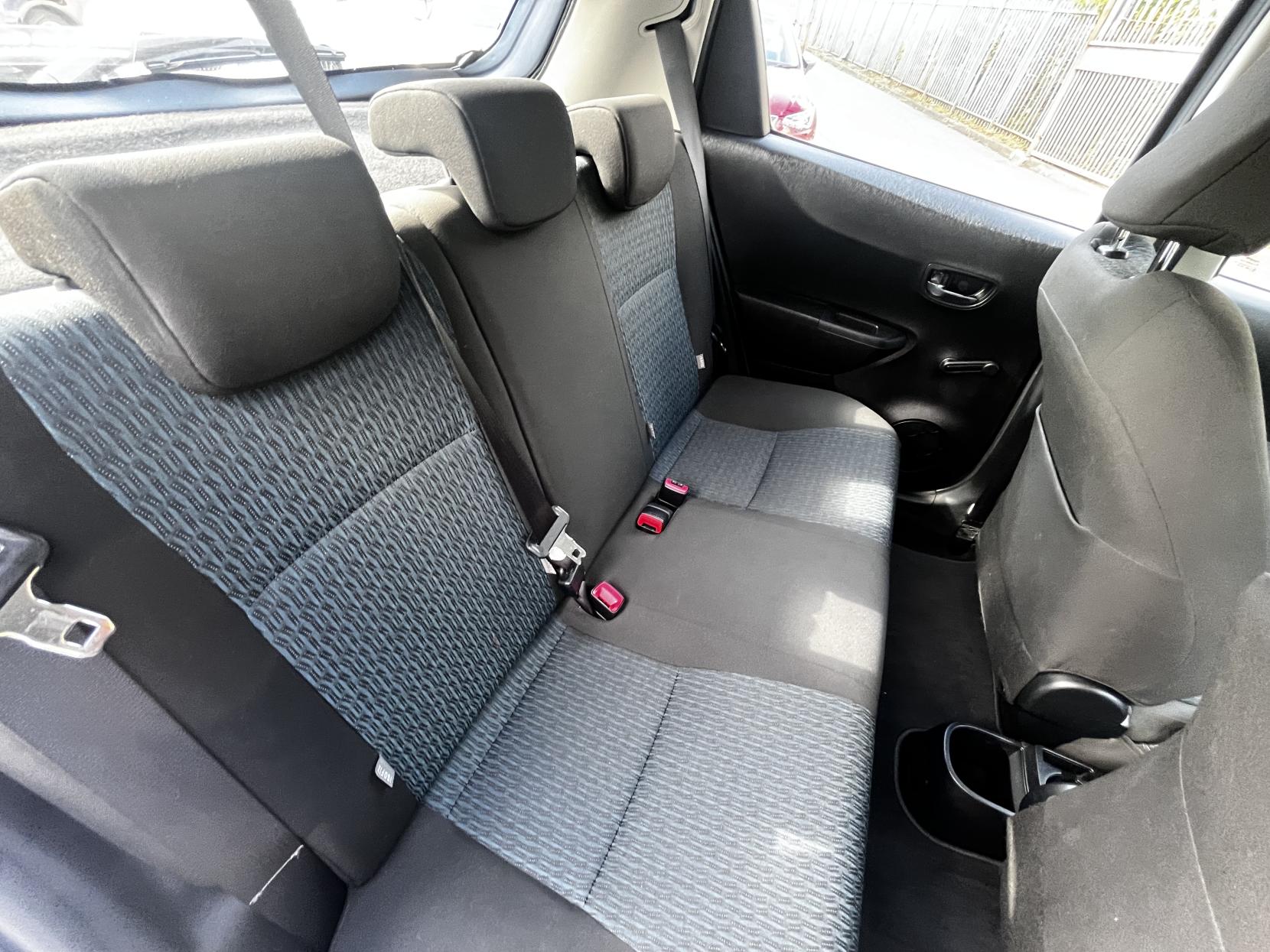 Toyota Yaris 1.33 Dual VVT-i TR Hatchback 5dr Petrol Manual Euro 5 (101 ps)