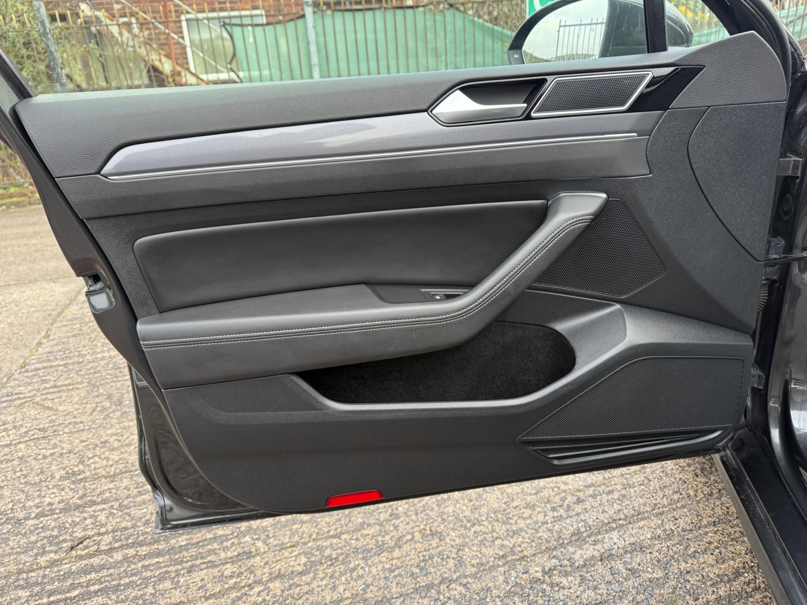 Volkswagen Passat 1.5 TSI EVO R-Line Saloon 4dr Petrol DSG Euro 6 (s/s) (150 ps)