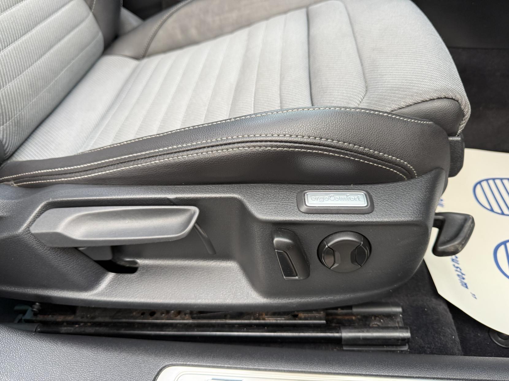 Volkswagen Passat 1.5 TSI EVO R-Line Saloon 4dr Petrol DSG Euro 6 (s/s) (150 ps)