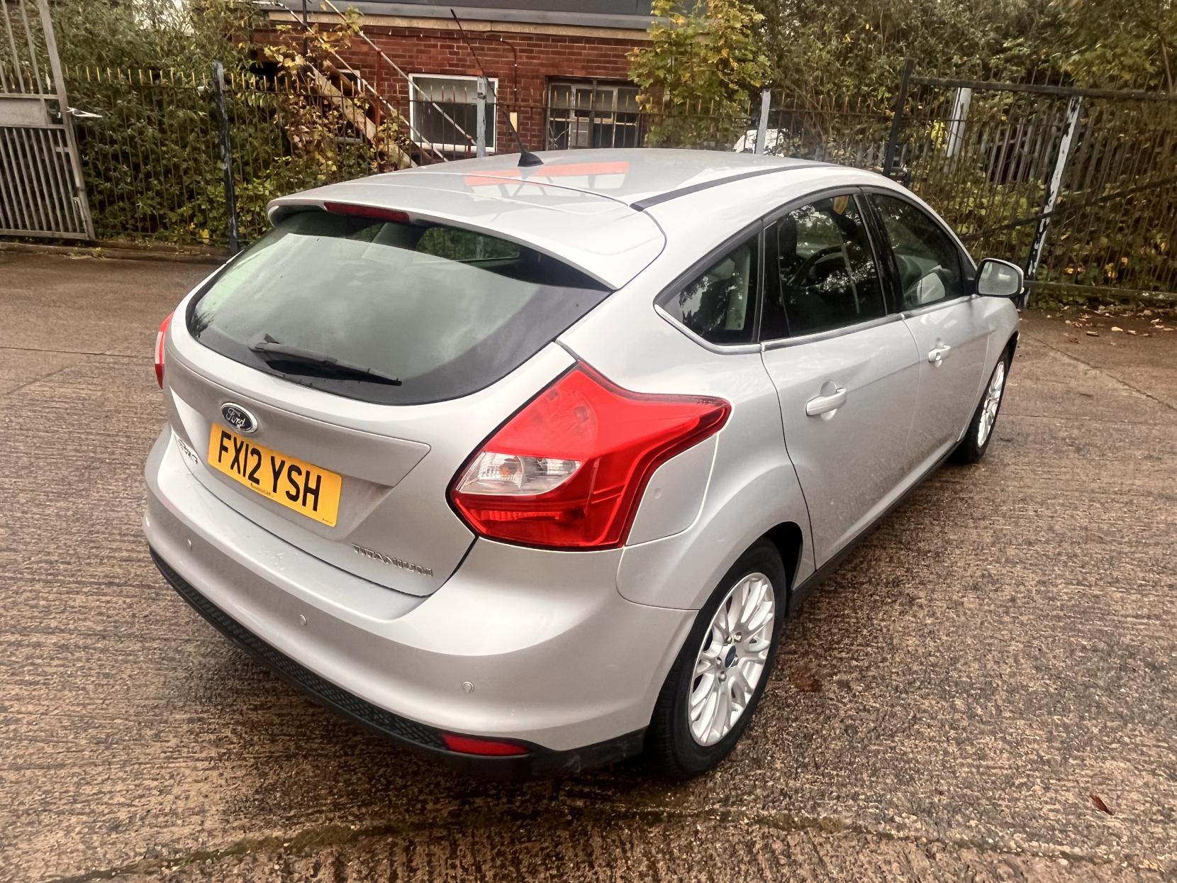 Ford Focus 1.6 Titanium Hatchback 5dr Petrol Manual Euro 5 (125 ps)