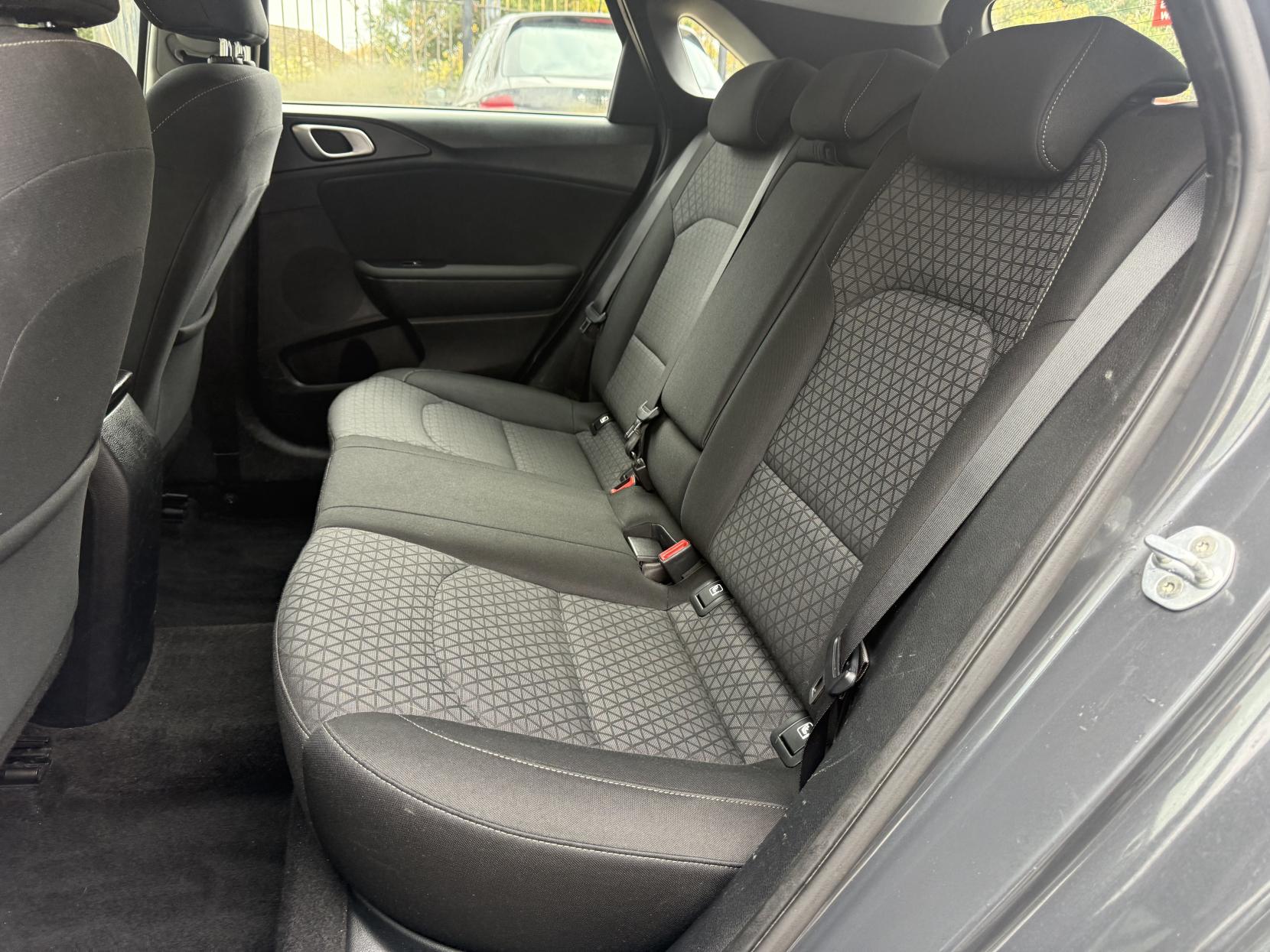 Kia Ceed 1.6 CRDi ECO 2 Hatchback 5dr Diesel Manual Euro 6 (s/s) (114 bhp)