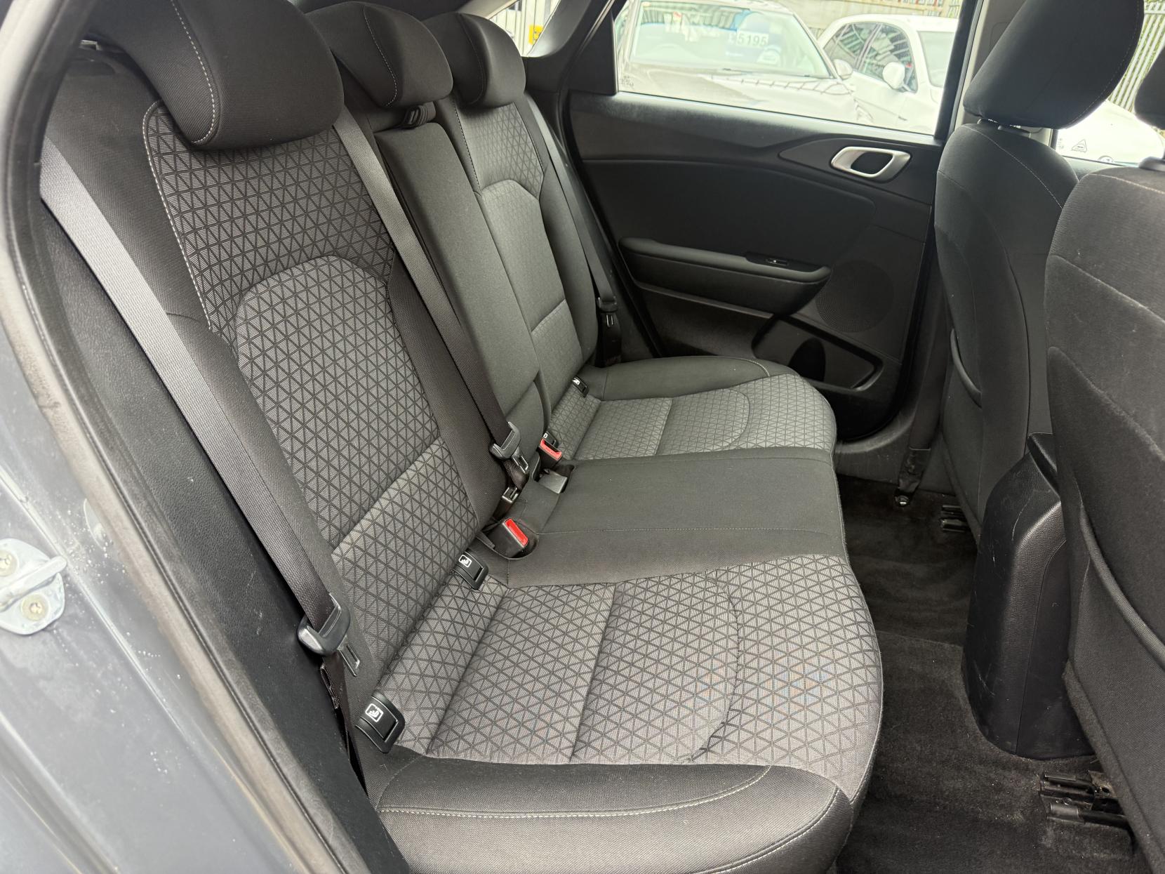 Kia Ceed 1.6 CRDi ECO 2 Hatchback 5dr Diesel Manual Euro 6 (s/s) (114 bhp)