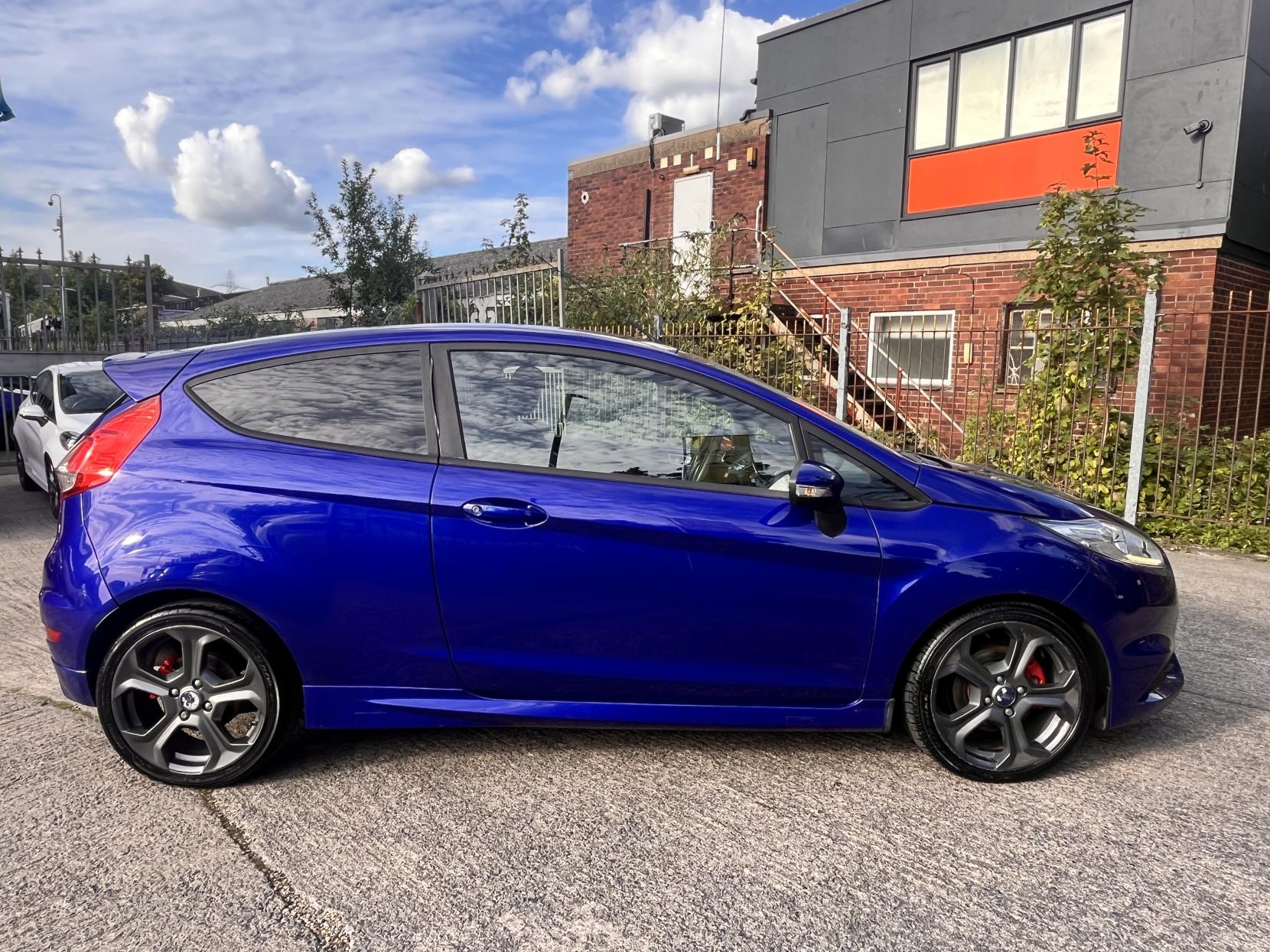 Ford Fiesta 1.6T EcoBoost ST-2 Hatchback 3dr Petrol Manual Euro 6 (182 ps)