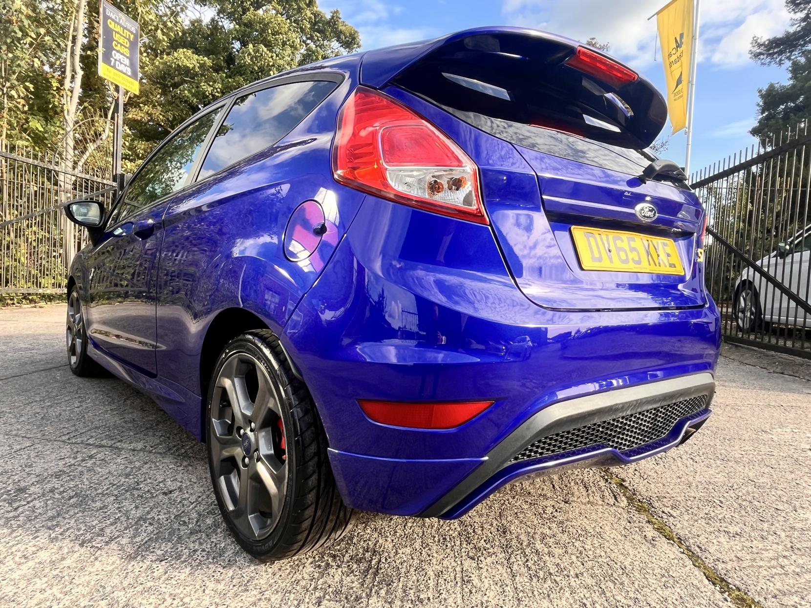 Ford Fiesta 1.6T EcoBoost ST-2 Hatchback 3dr Petrol Manual Euro 6 (182 ps)