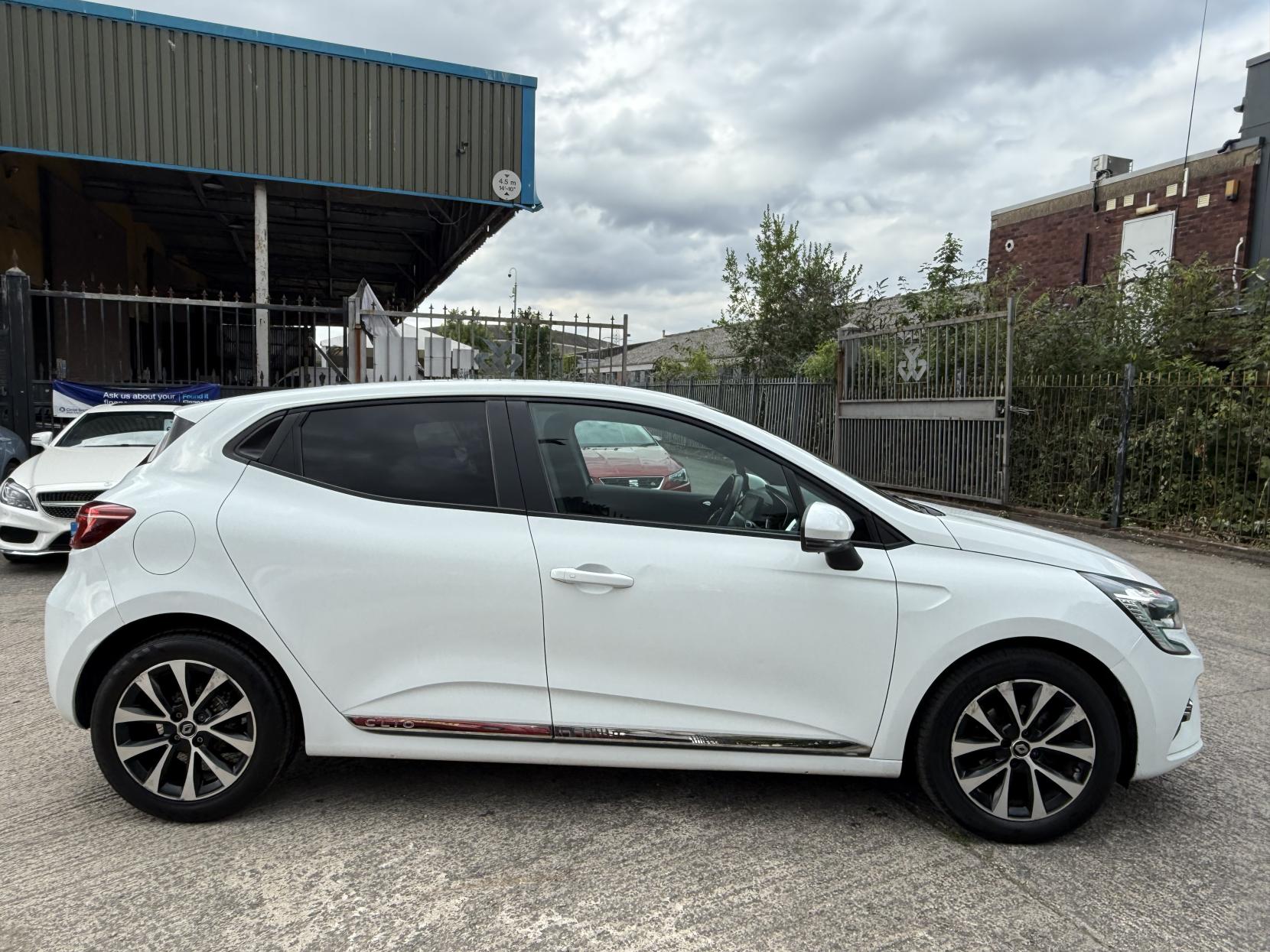 Renault Clio 1.0 TCe Iconic Hatchback 5dr Petrol Manual Euro 6 (s/s) (100 ps)