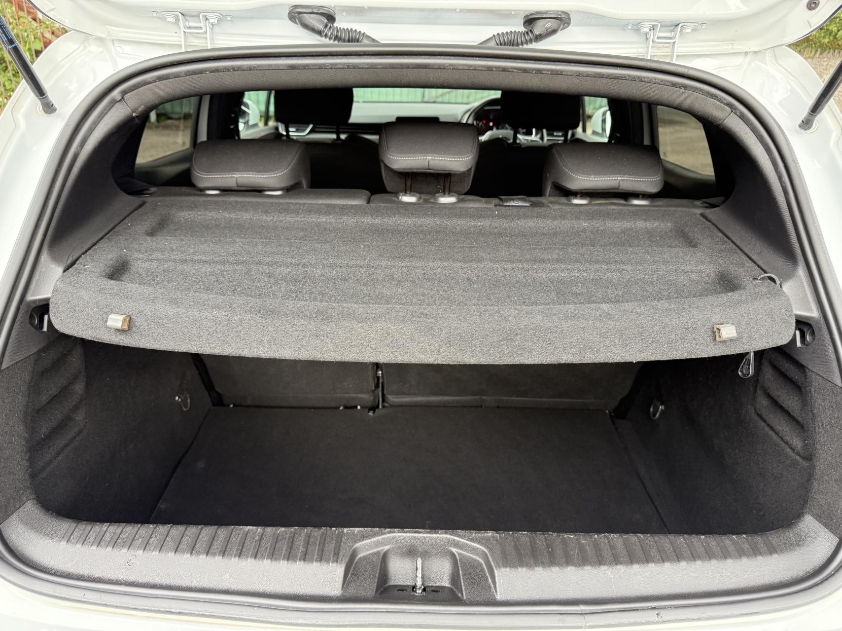 Renault Clio 1.0 TCe Iconic Hatchback 5dr Petrol Manual Euro 6 (s/s) (100 ps)