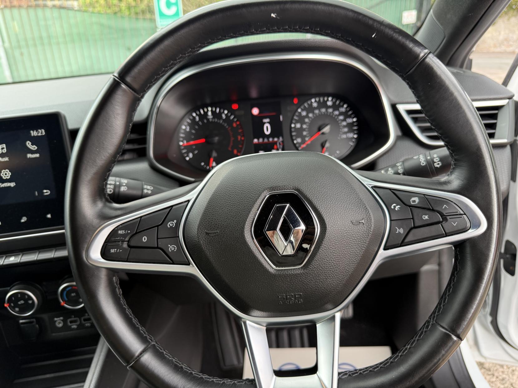 Renault Clio 1.0 TCe Iconic Hatchback 5dr Petrol Manual Euro 6 (s/s) (100 ps)