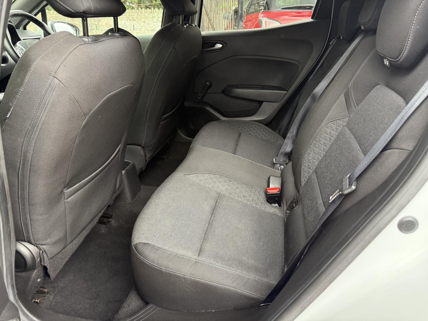 Renault Clio 1.0 TCe Iconic Hatchback 5dr Petrol Manual Euro 6 (s/s) (100 ps)