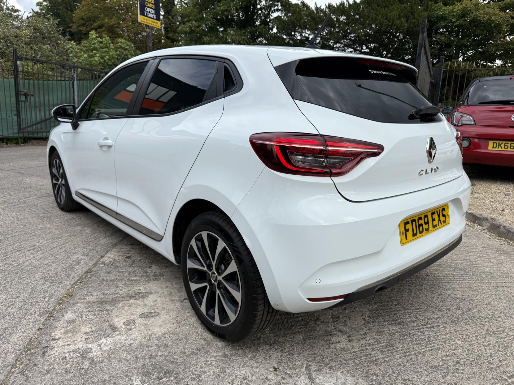 Renault Clio 1.0 TCe Iconic Hatchback 5dr Petrol Manual Euro 6 (s/s) (100 ps)