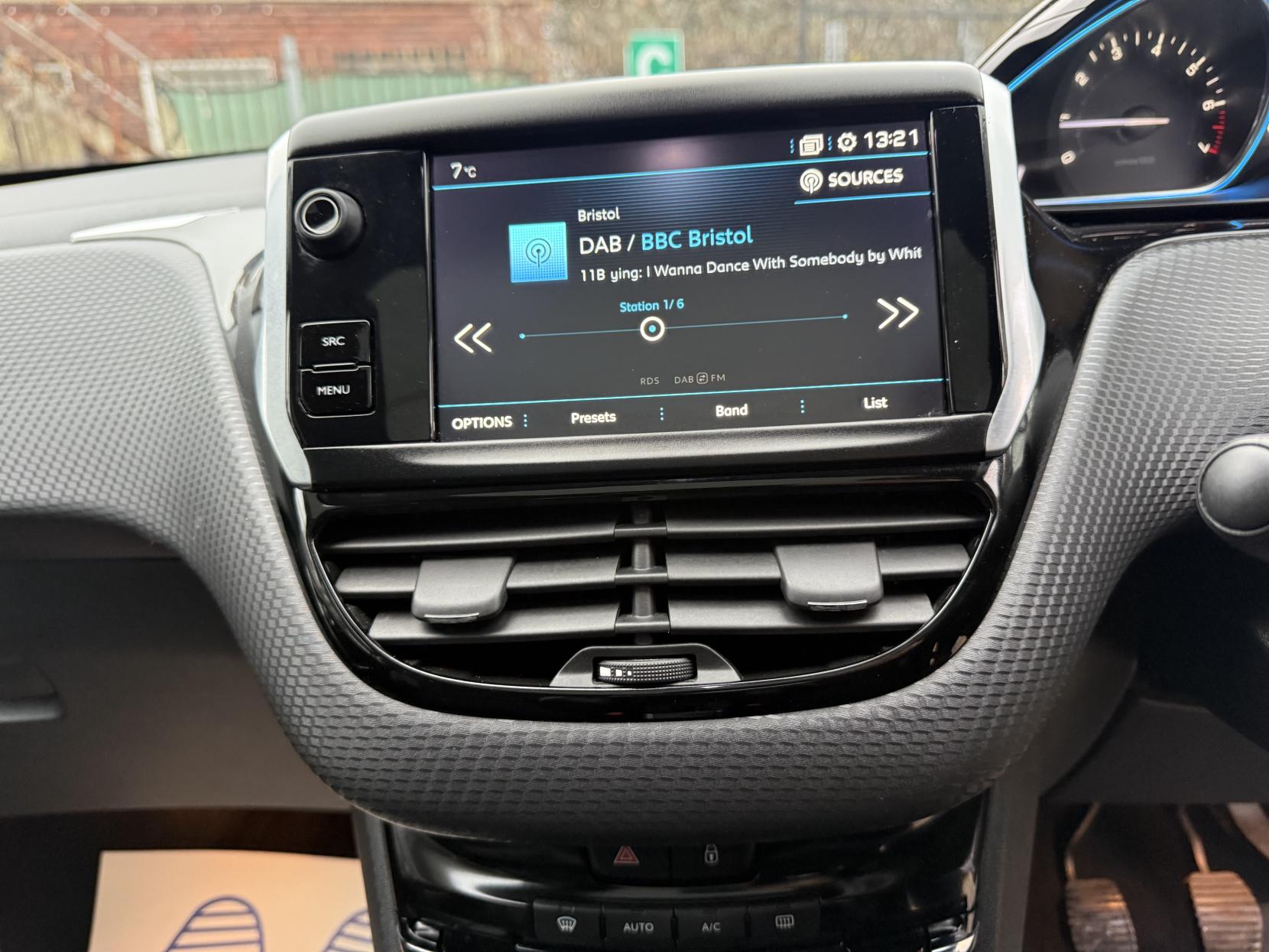 Peugeot 2008 1.2 PureTech Allure Premium SUV 5dr Petrol Manual Euro 6 (s/s) (82 ps)