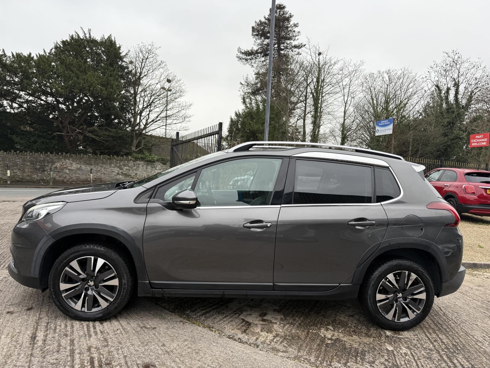 Peugeot 2008 1.2 PureTech Allure Premium SUV 5dr Petrol Manual Euro 6 (s/s) (82 ps)