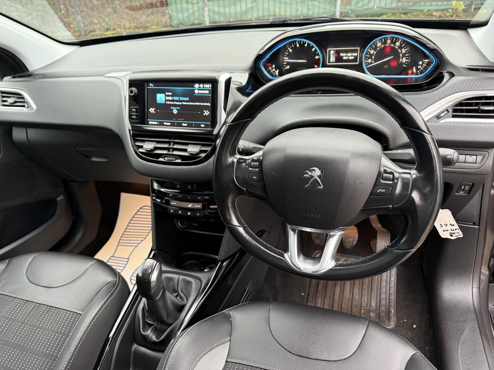 Peugeot 2008 1.2 PureTech Allure Premium SUV 5dr Petrol Manual Euro 6 (s/s) (82 ps)