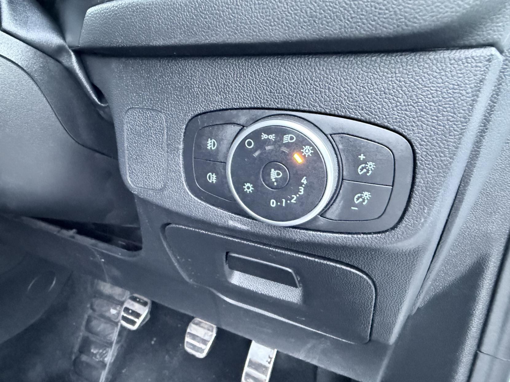 Ford Focus 1.5 EcoBlue ST-Line Estate 5dr Diesel Manual Euro 6 (s/s) (120 ps)