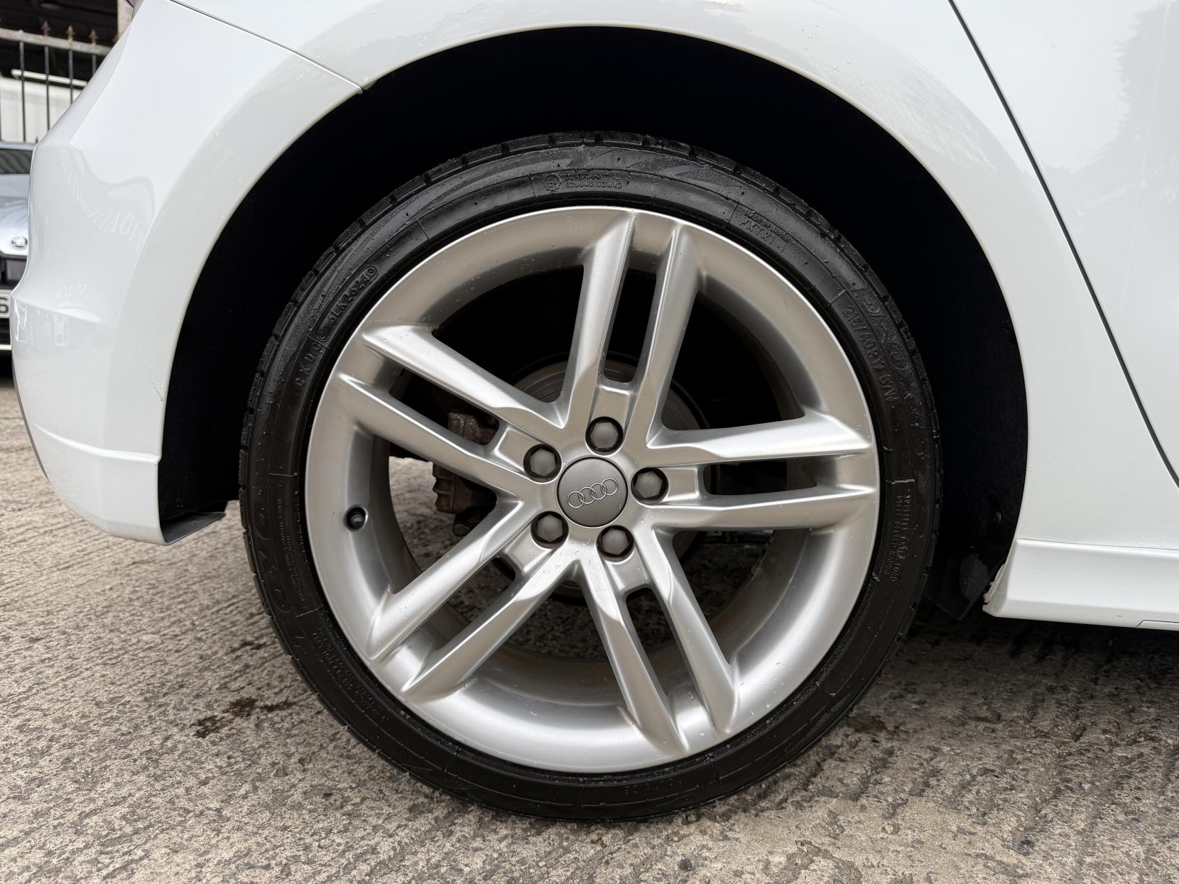 Audi A1 1.4 TFSI S line Sportback 5dr Petrol Manual Euro 5 (s/s) (122 ps)