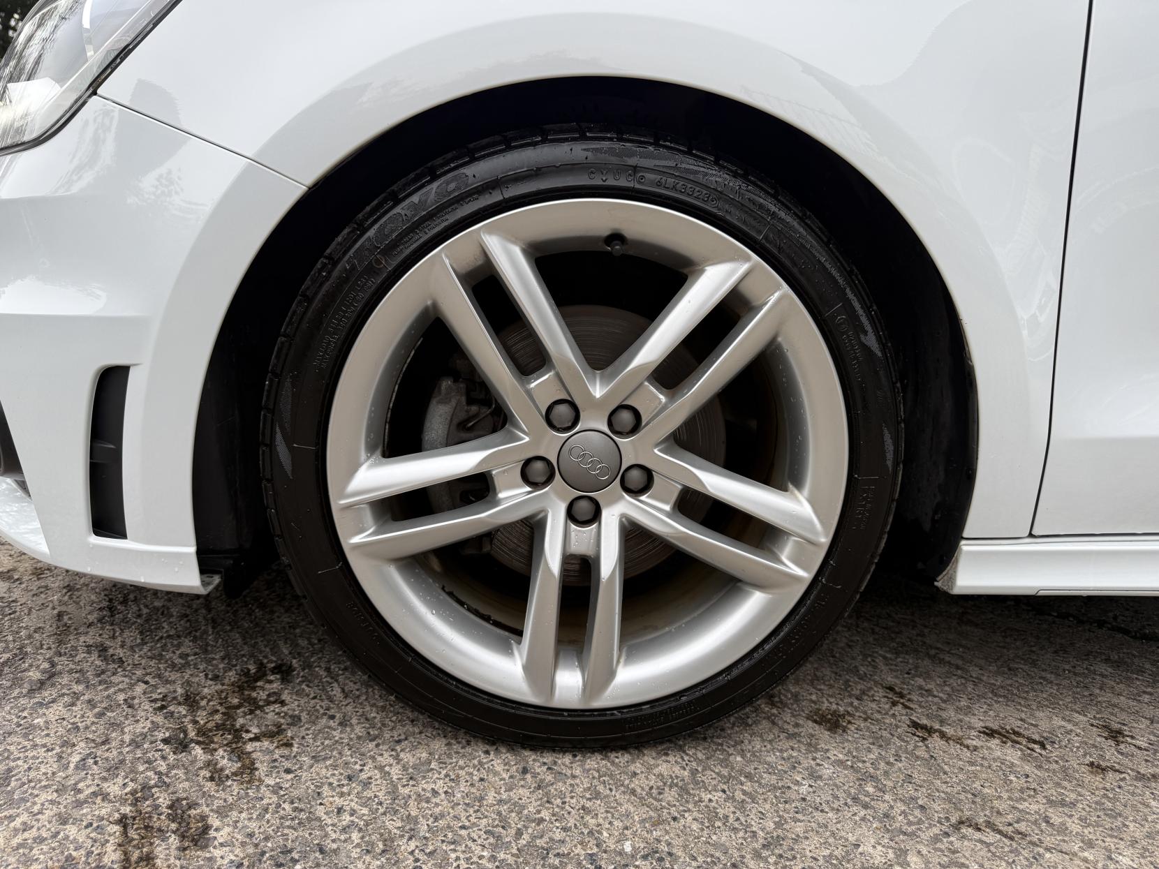 Audi A1 1.4 TFSI S line Sportback 5dr Petrol Manual Euro 5 (s/s) (122 ps)