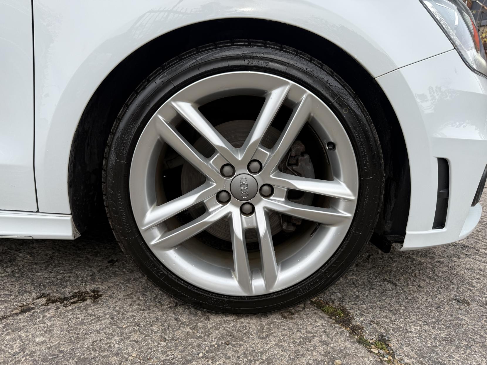 Audi A1 1.4 TFSI S line Sportback 5dr Petrol Manual Euro 5 (s/s) (122 ps)