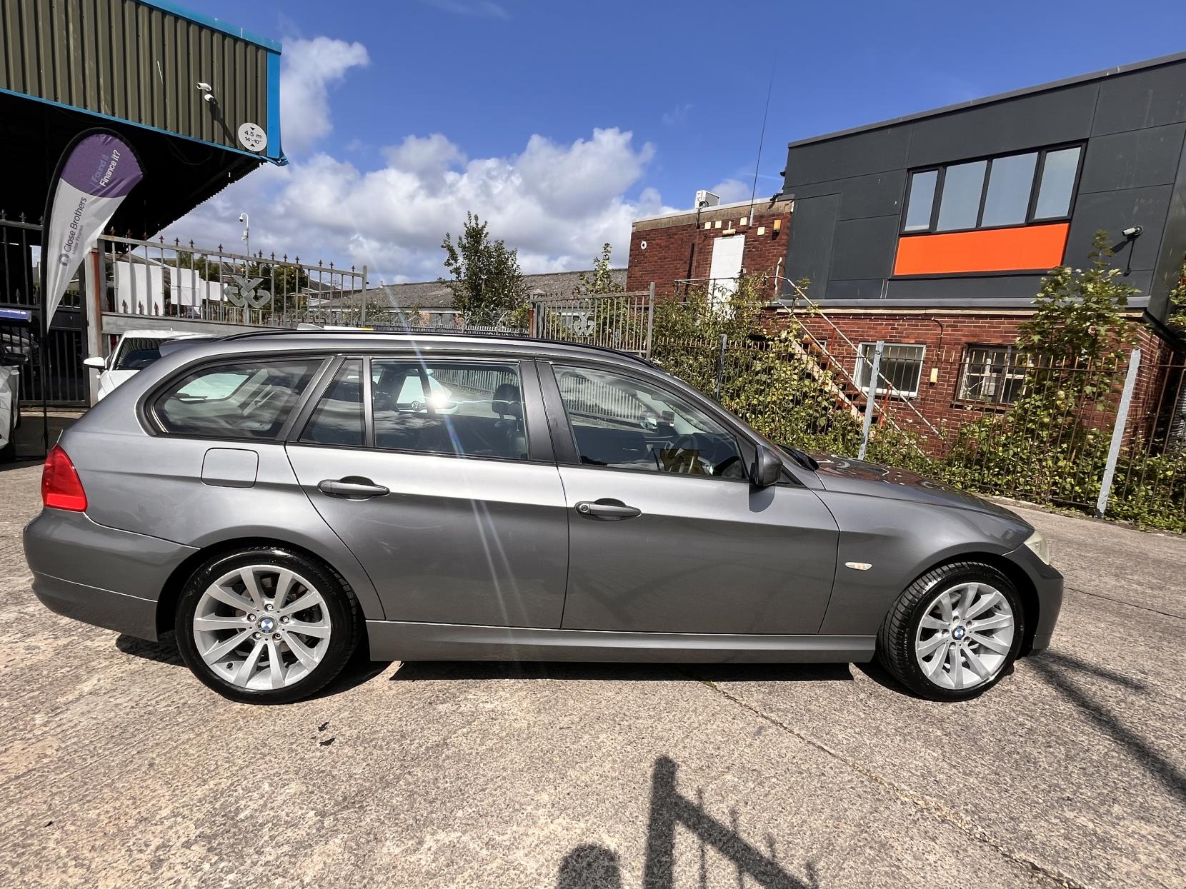 BMW 3 Series 2.0 320d SE Business Edition Touring 5dr Diesel Steptronic Euro 5 (184 ps)