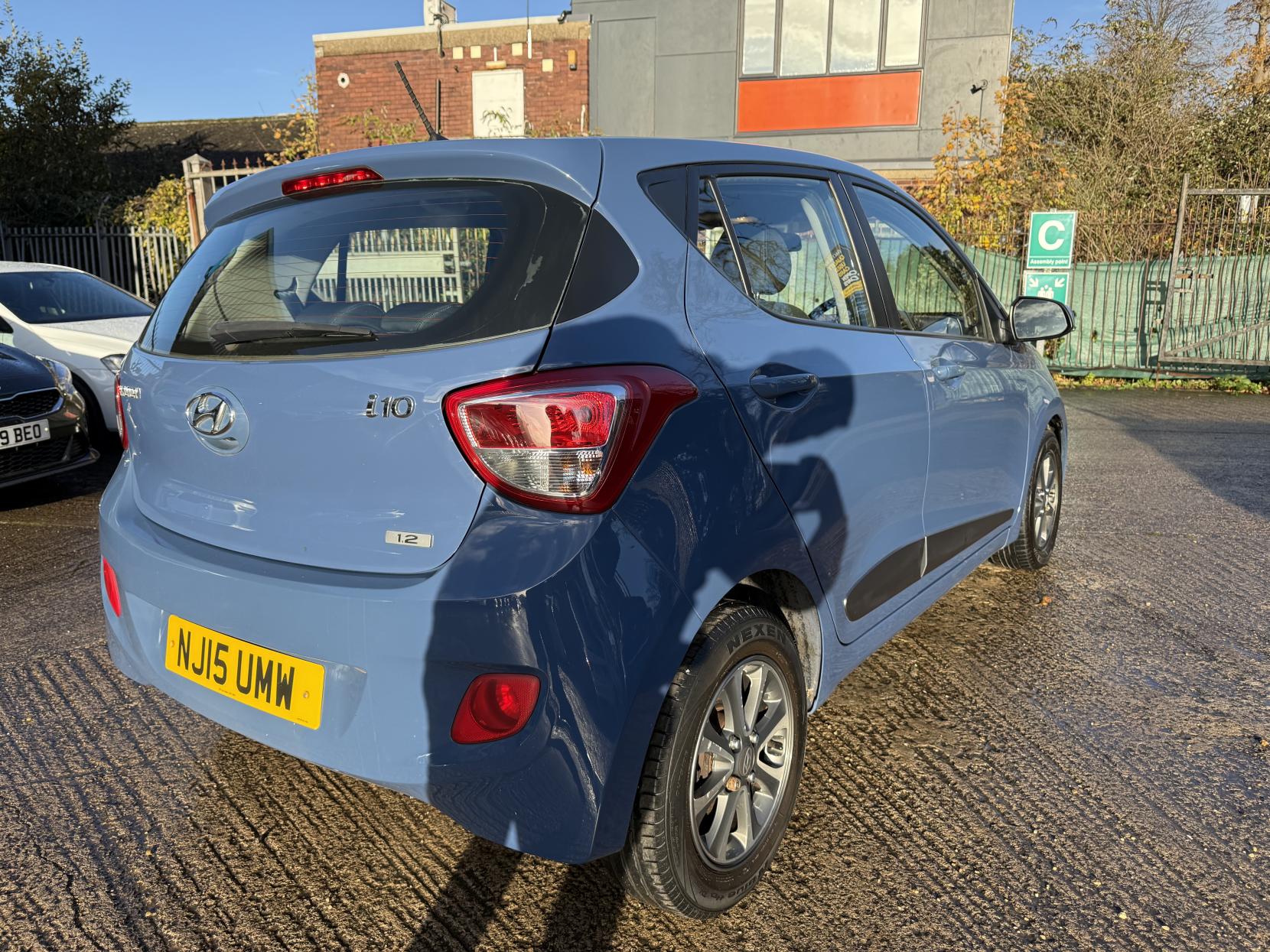 Hyundai i10 1.2 Premium Hatchback 5dr Petrol Manual Euro 5 (87 ps)