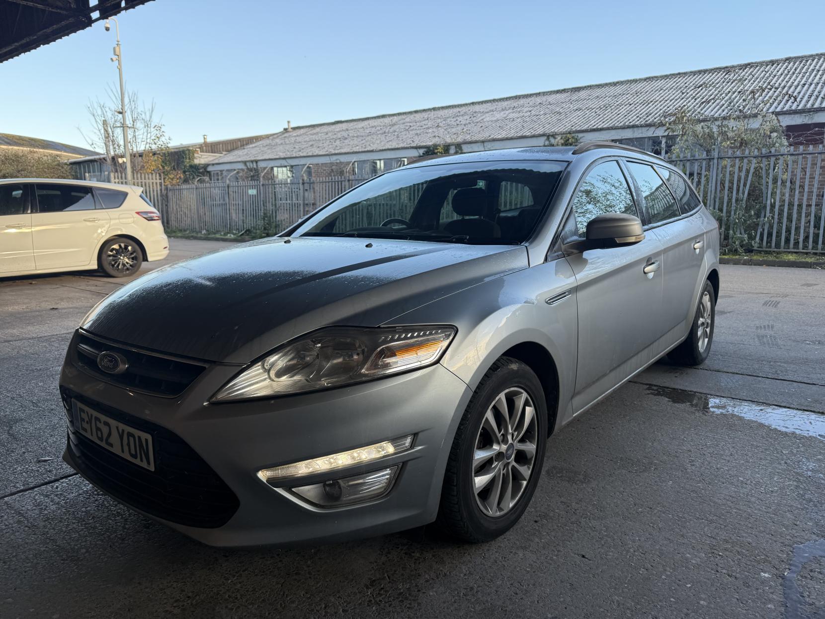 Ford Mondeo 2.0 TDCi Zetec Estate 5dr Diesel Manual Euro 5 (140 ps)
