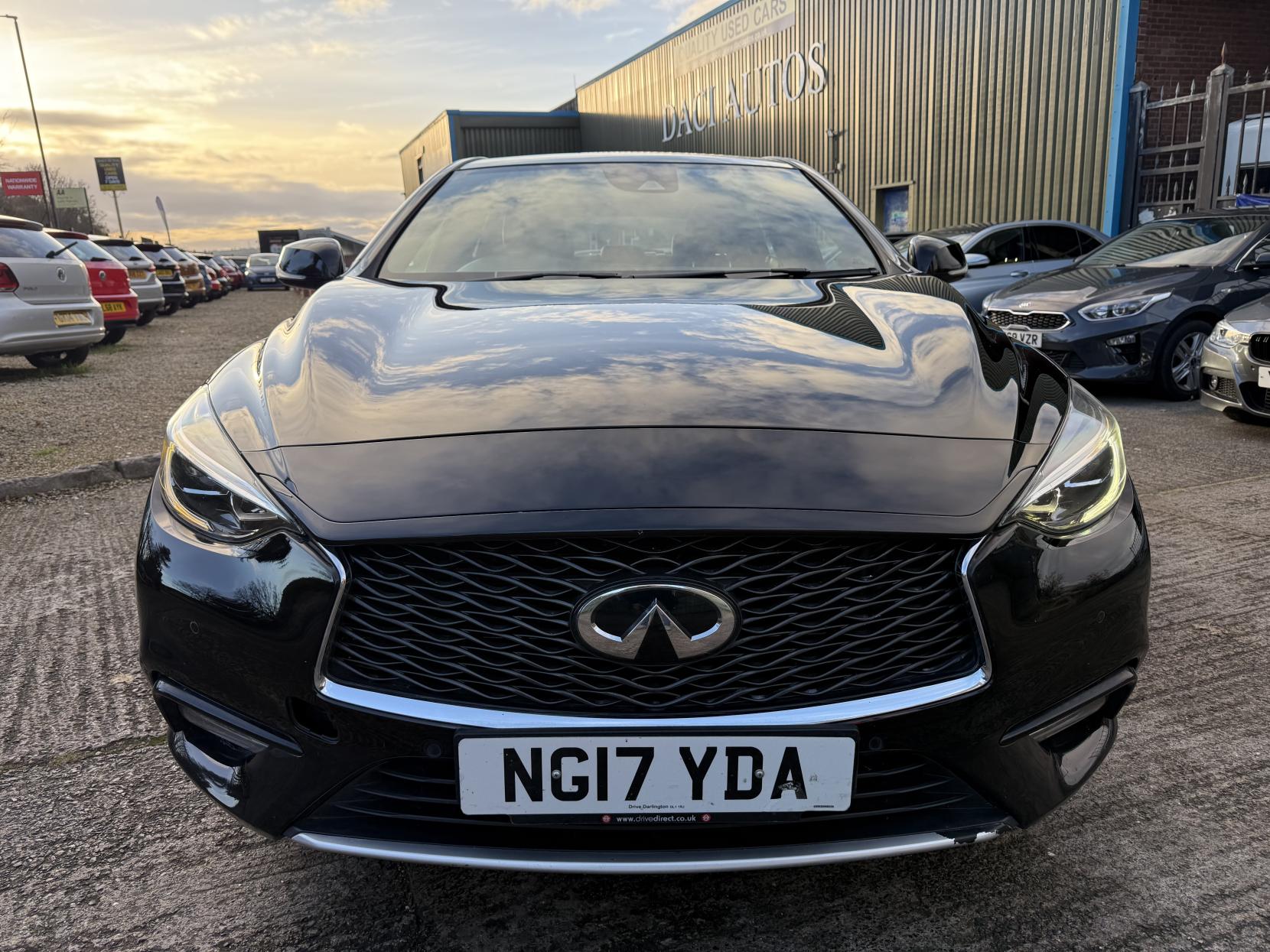 Infiniti Q30 1.5d Premium Tech Hatchback 5dr Diesel Manual Euro 6 (s/s) (109 ps)