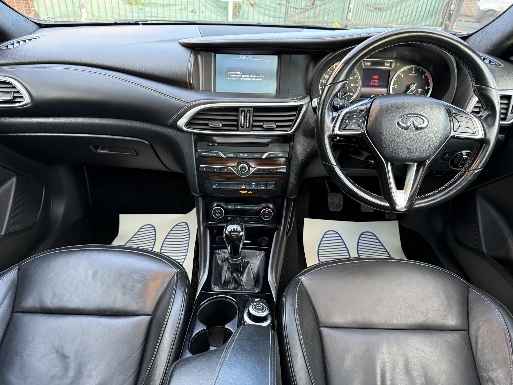 Infiniti Q30 1.5d Premium Tech Hatchback 5dr Diesel Manual Euro 6 (s/s) (109 ps)