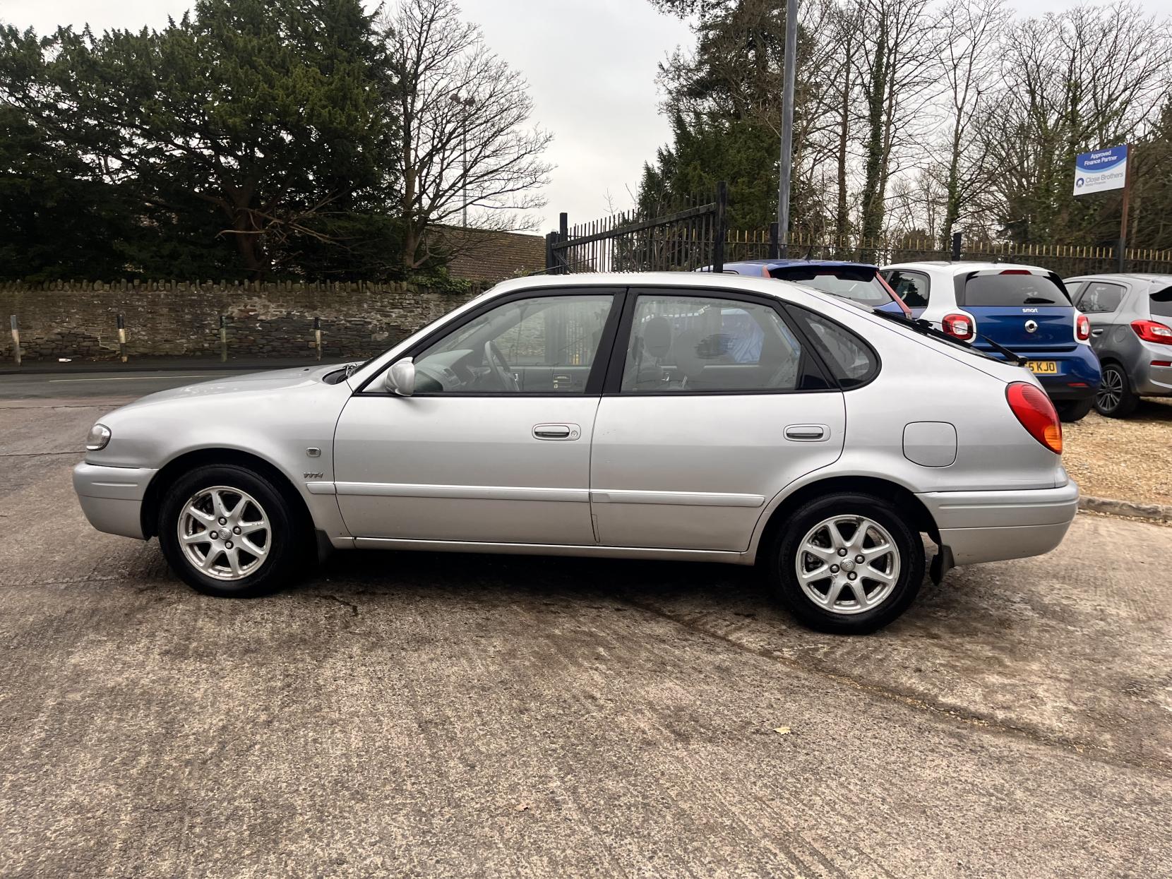 Toyota Corolla 1.6 GLS Hatchback 5dr Petrol Manual (168 g/km, 109 bhp)