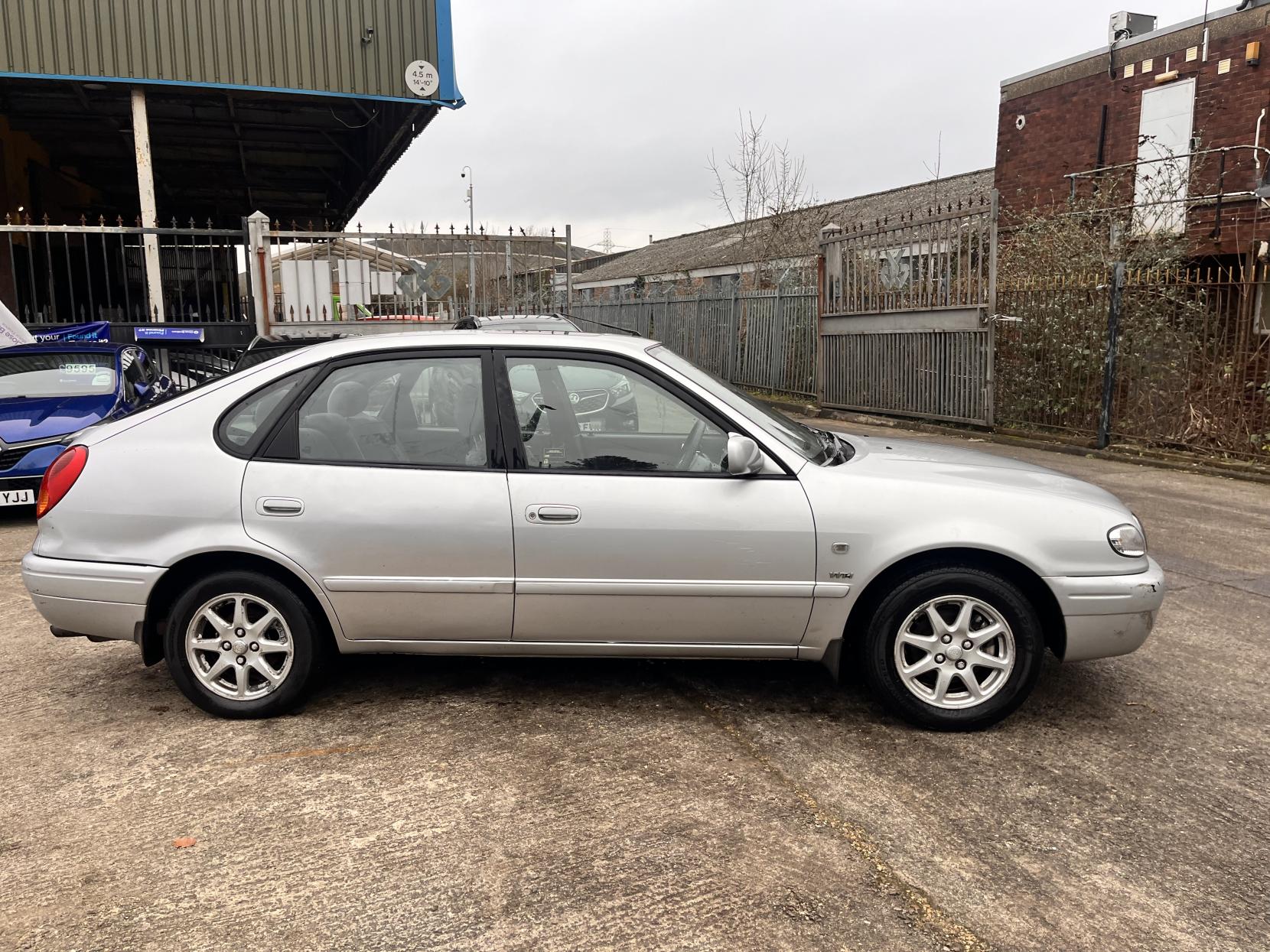 Toyota Corolla 1.6 GLS Hatchback 5dr Petrol Manual (168 g/km, 109 bhp)