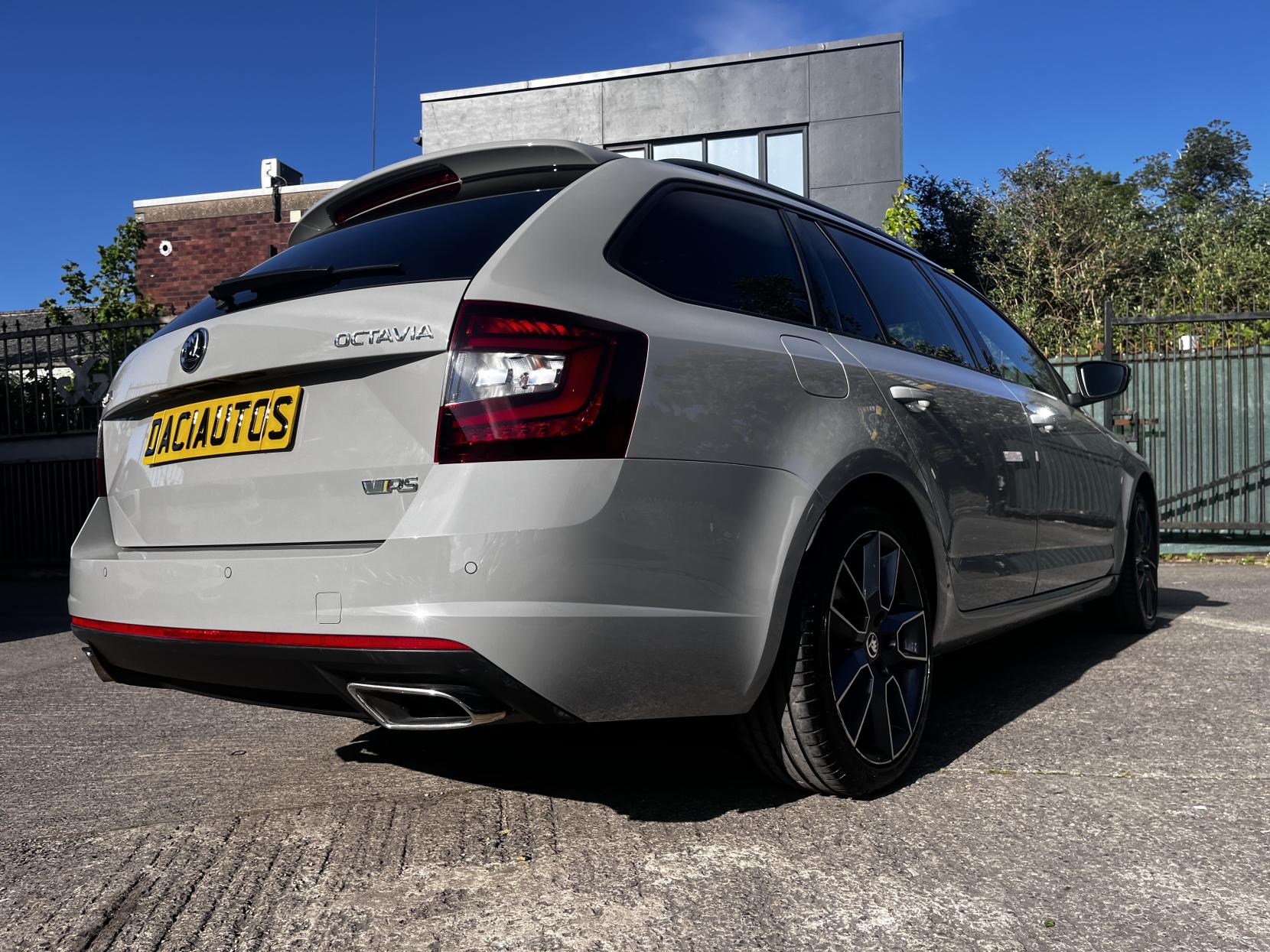 Skoda Octavia 2.0 TDI vRS Estate 5dr Diesel DSG Euro 6 (s/s) (184 ps)