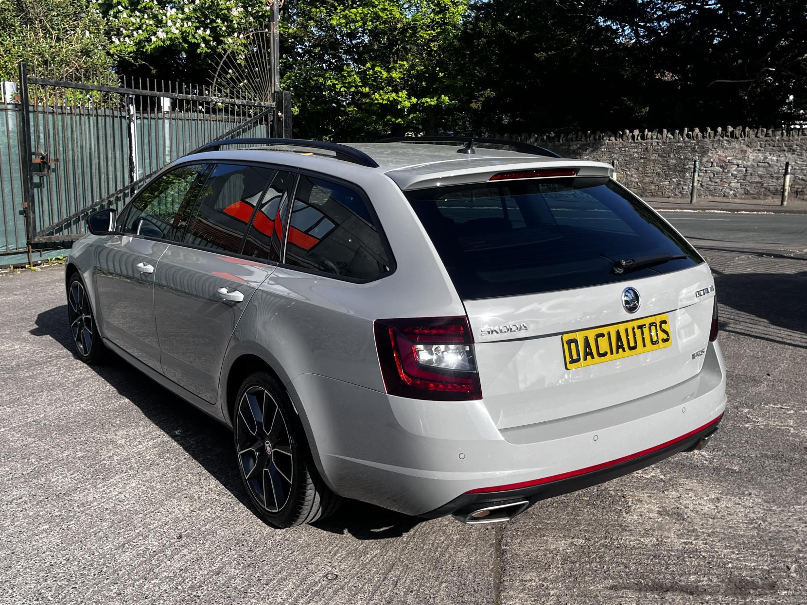 Skoda Octavia 2.0 TDI vRS Estate 5dr Diesel DSG Euro 6 (s/s) (184 ps)