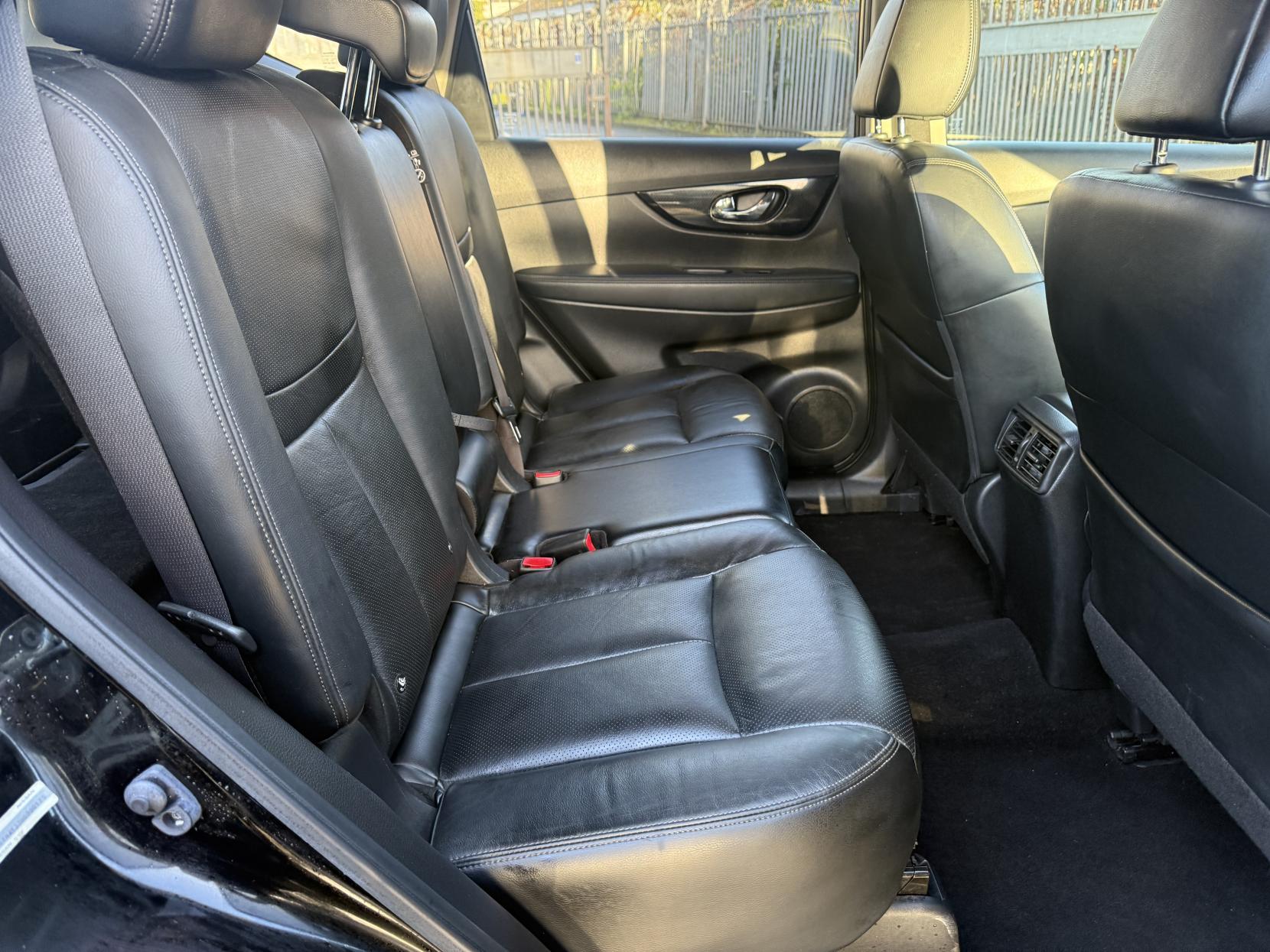 Nissan X-Trail 1.7 dCi Tekna SUV 5dr Diesel Manual Euro 6 (s/s) (150 ps)