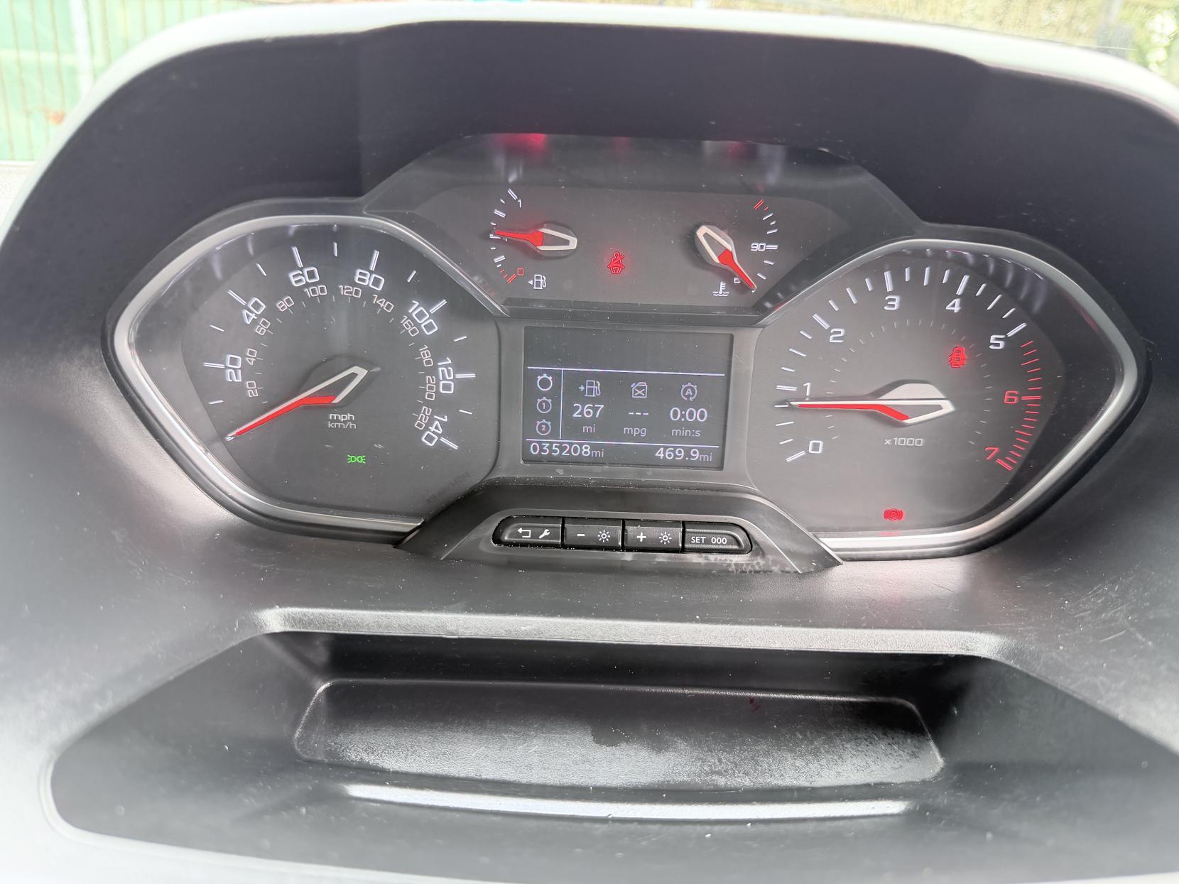 Peugeot Partner 1.5 BlueHDi 1000 Professional Premium + Standard Panel Van 5dr Diesel Manual SWB Euro 6 (s/s) (100 bhp)